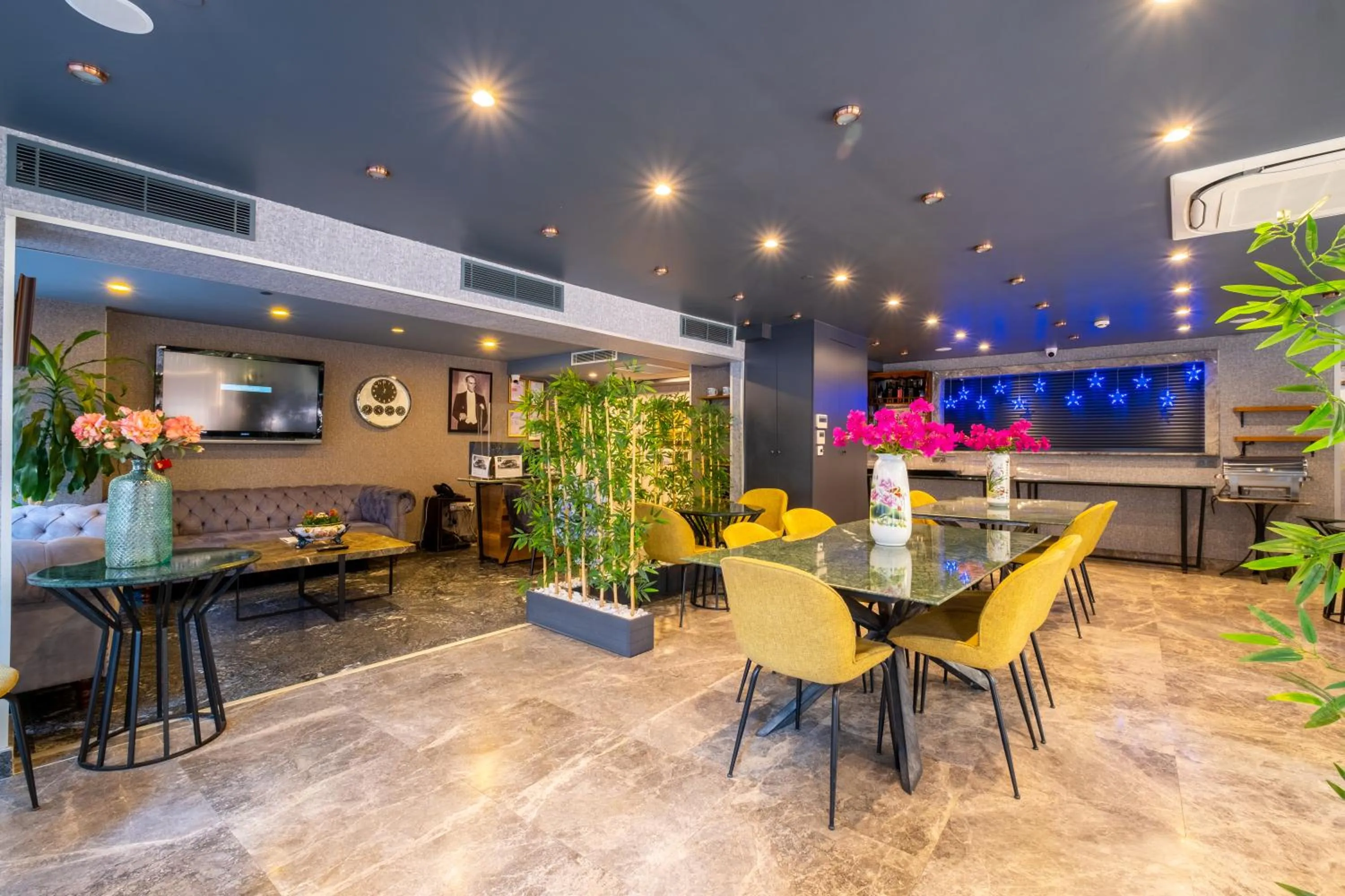 Restaurant/places to eat in La Wisteria Boutique Hotel Istanbul