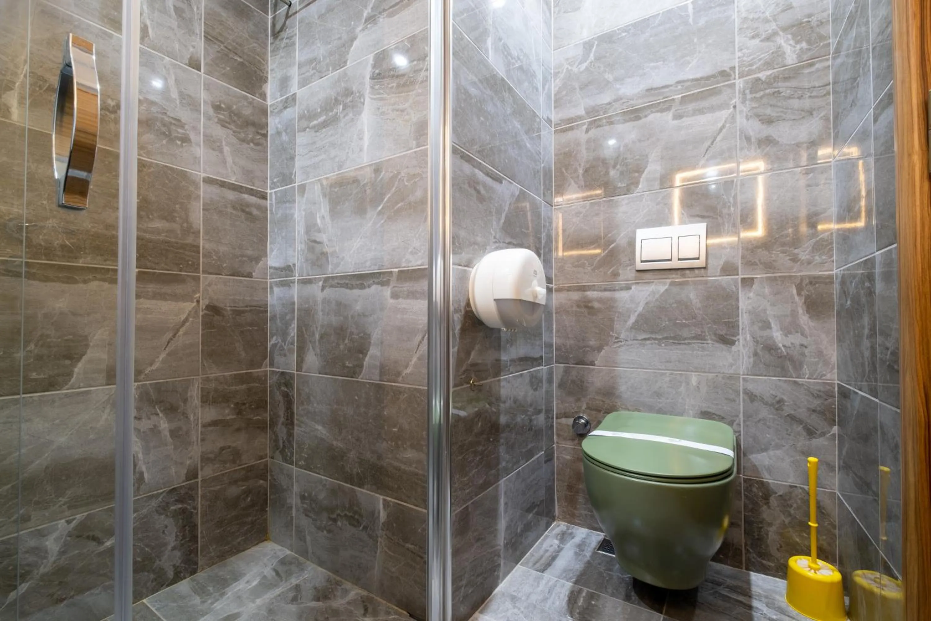 Shower in La Wisteria Boutique Hotel Istanbul