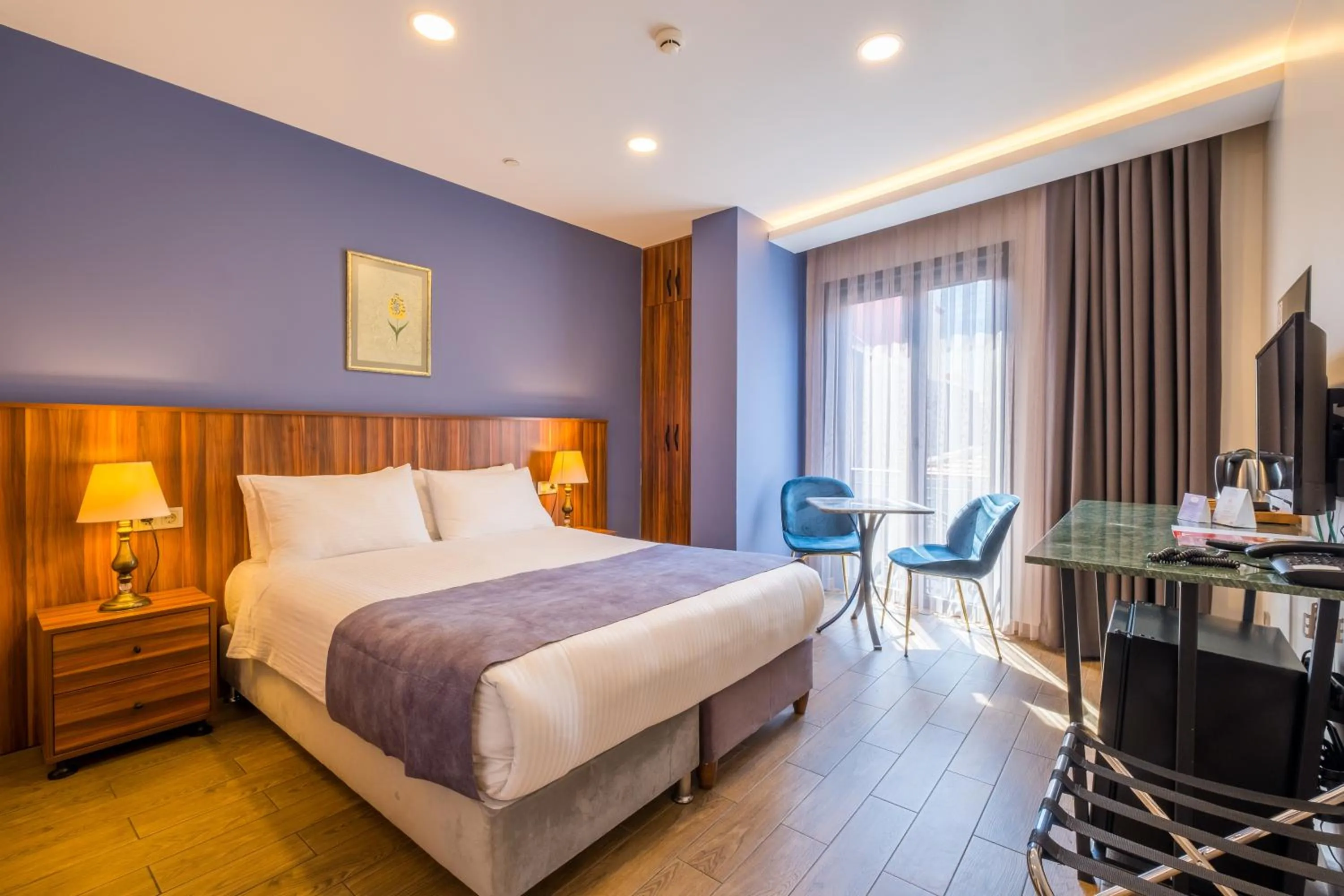 Seating area, Bed in La Wisteria Boutique Hotel Istanbul