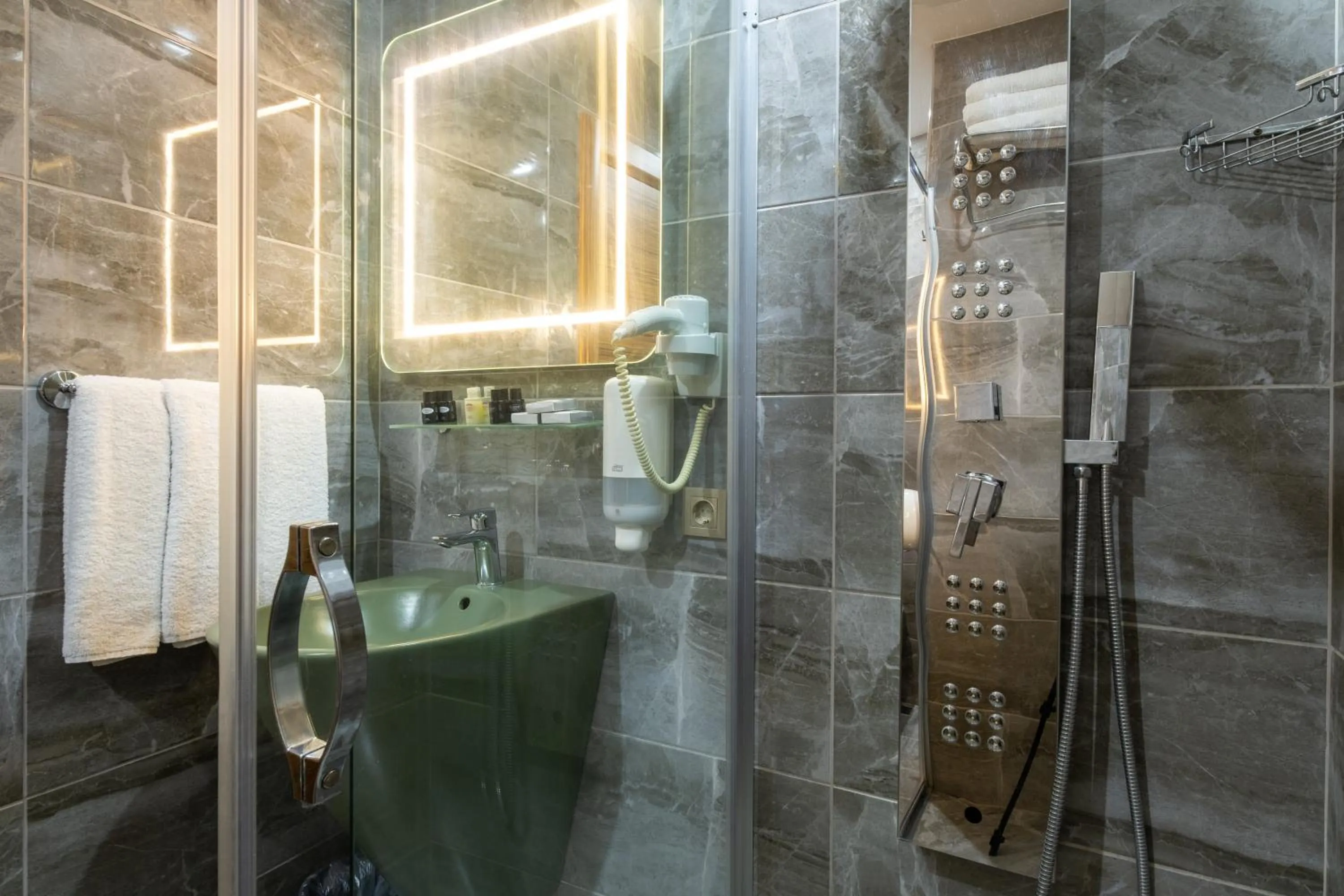 Shower in La Wisteria Boutique Hotel Istanbul