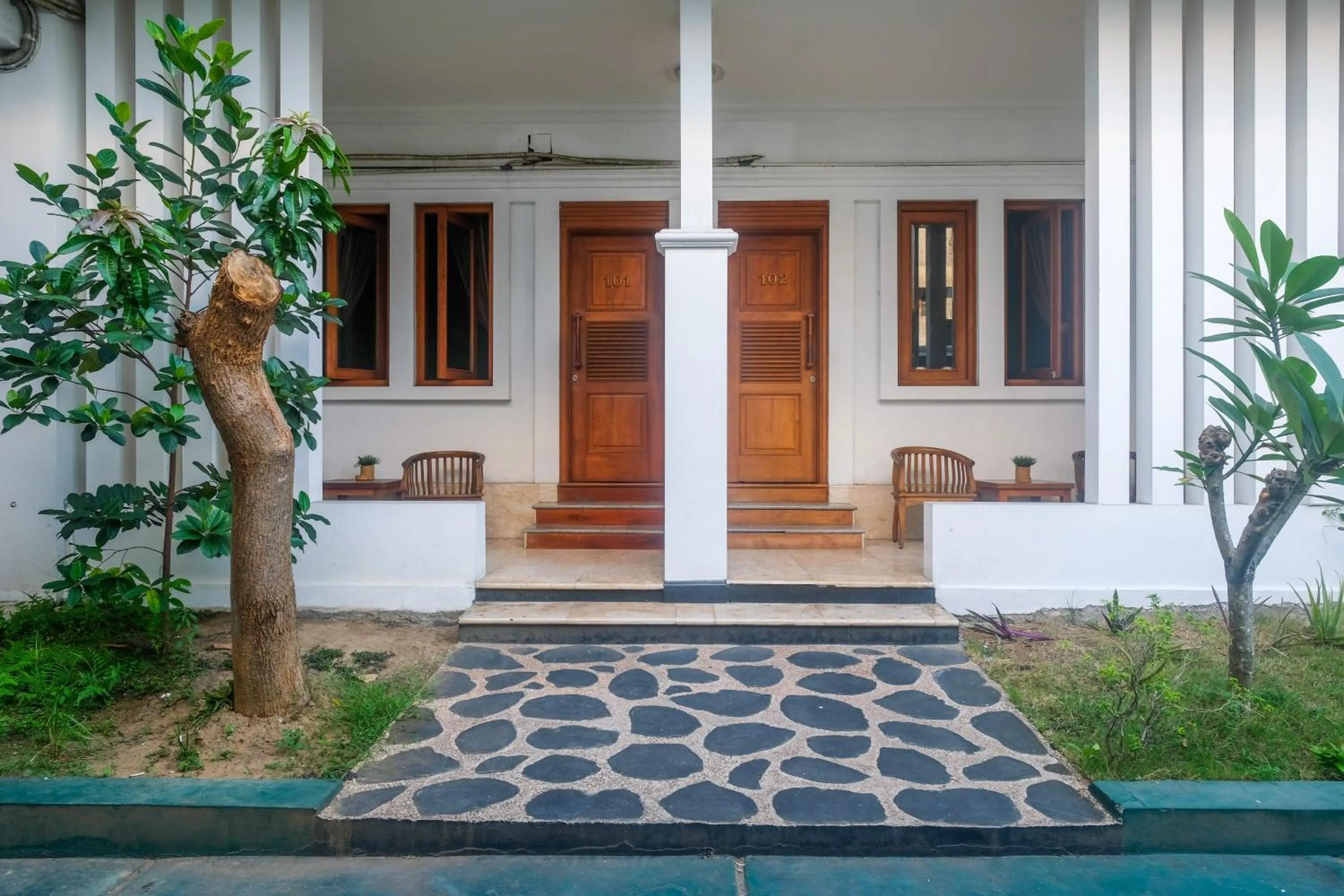 Facade/entrance in Urbanview Omah Pari Boutique Hotel