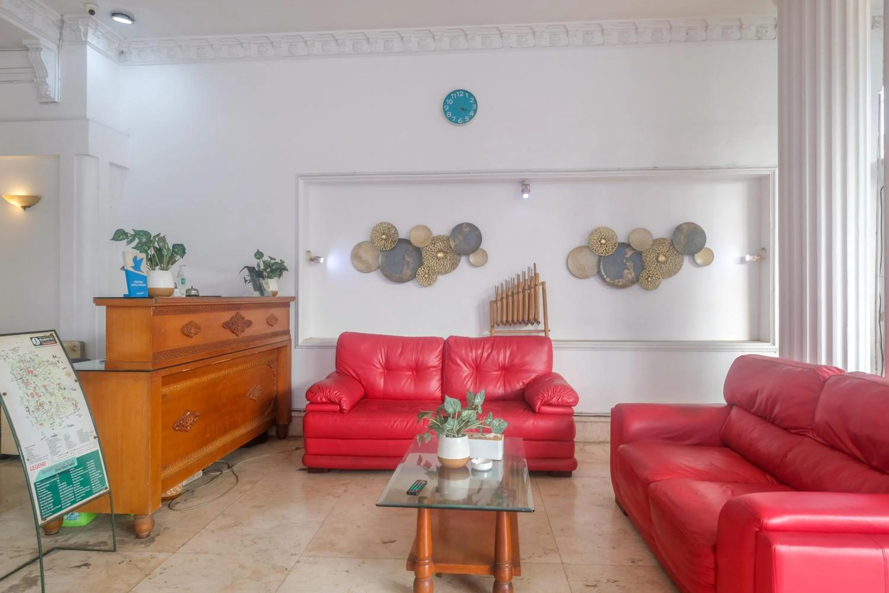 Lobby or reception in Urbanview Omah Pari Boutique Hotel