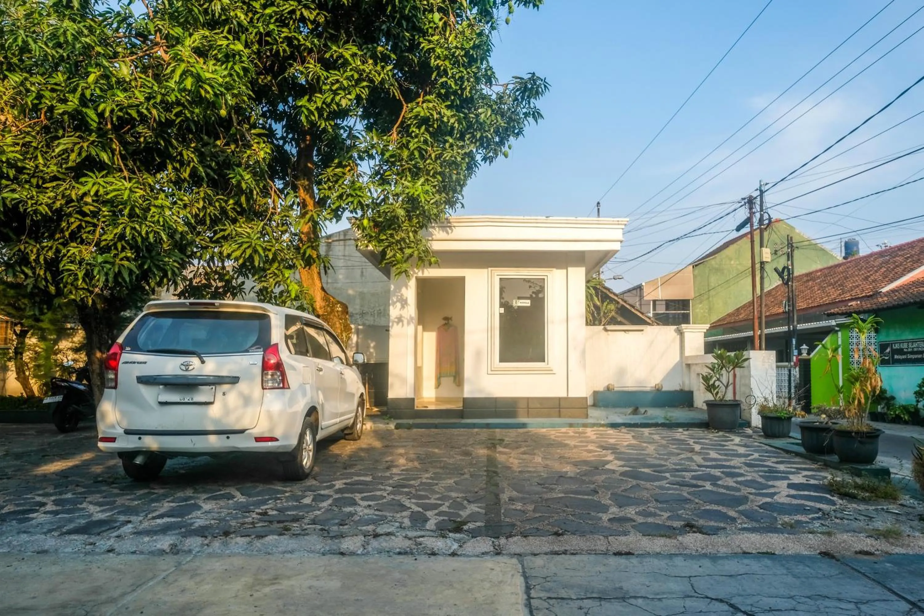 Parking in Urbanview Omah Pari Boutique Hotel