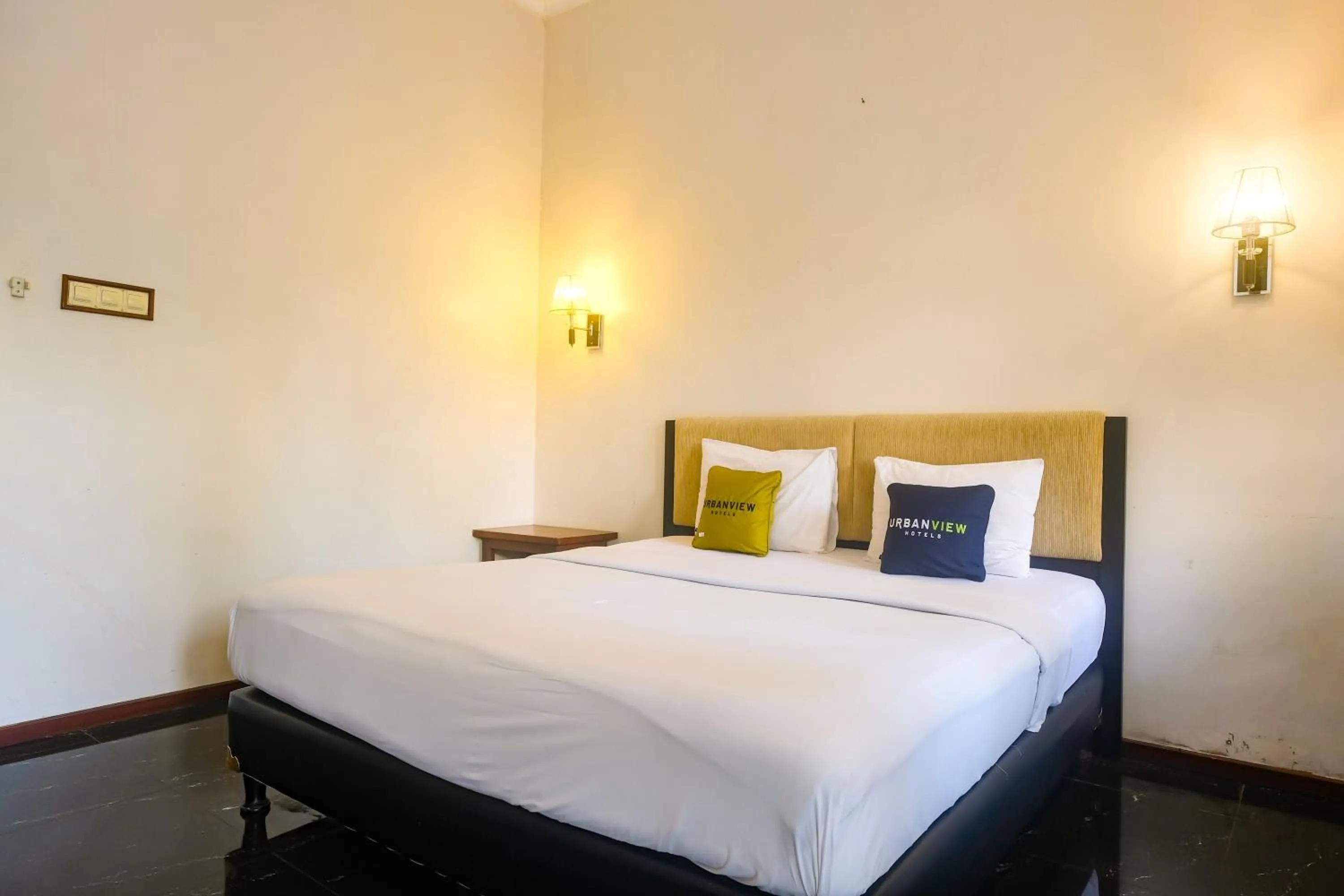 Bedroom, Bed in Urbanview Omah Pari Boutique Hotel