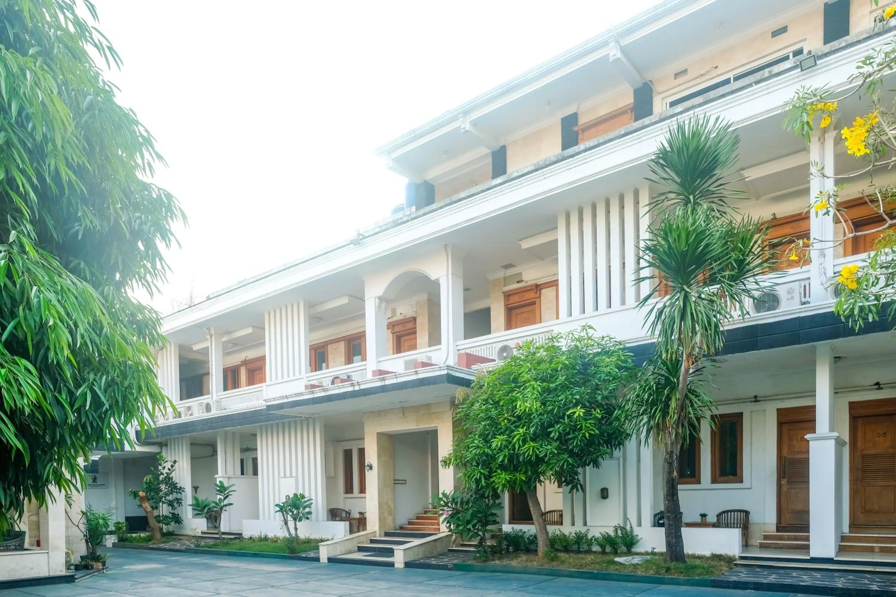 Facade/entrance in Urbanview Omah Pari Boutique Hotel