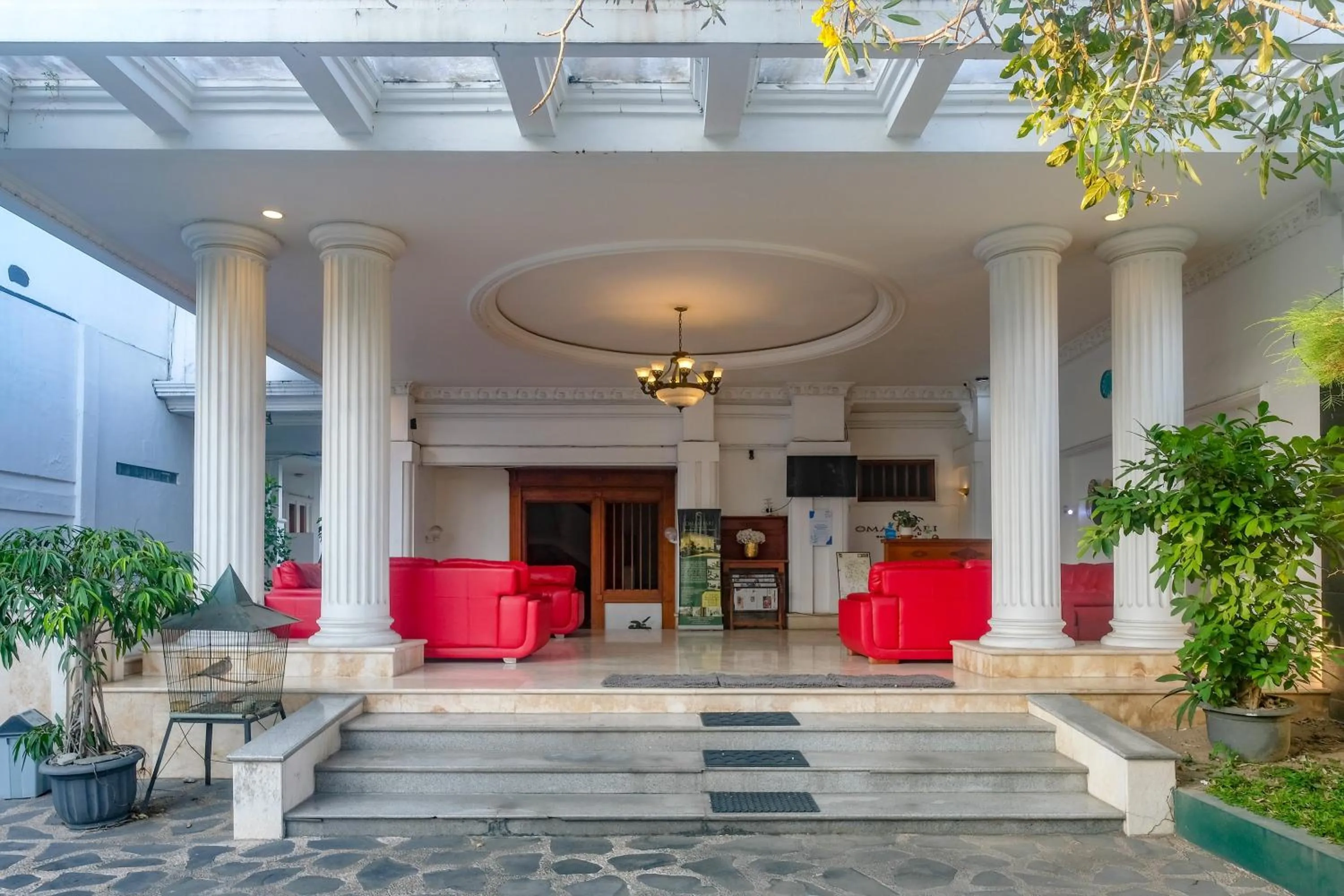 Lobby or reception in Urbanview Omah Pari Boutique Hotel