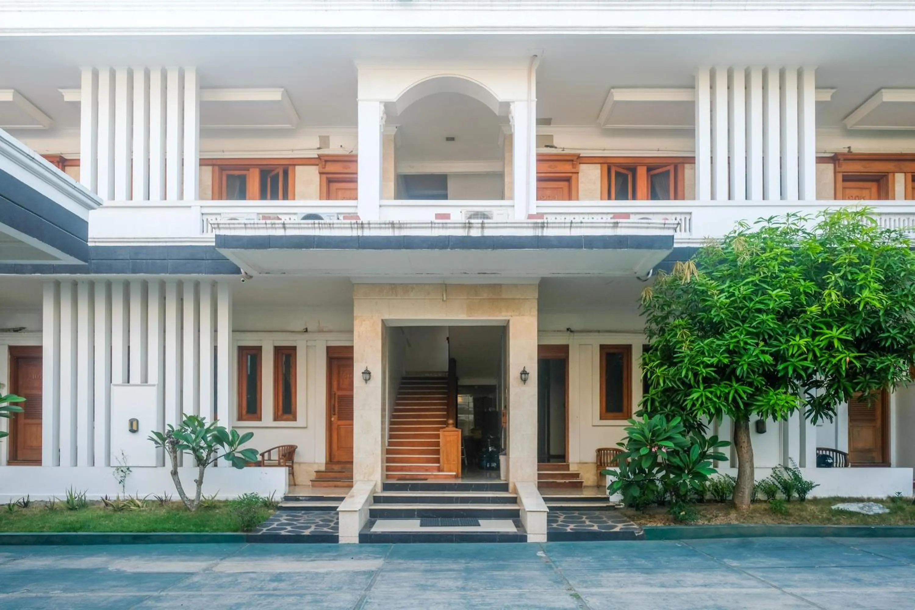 Facade/entrance in Urbanview Omah Pari Boutique Hotel