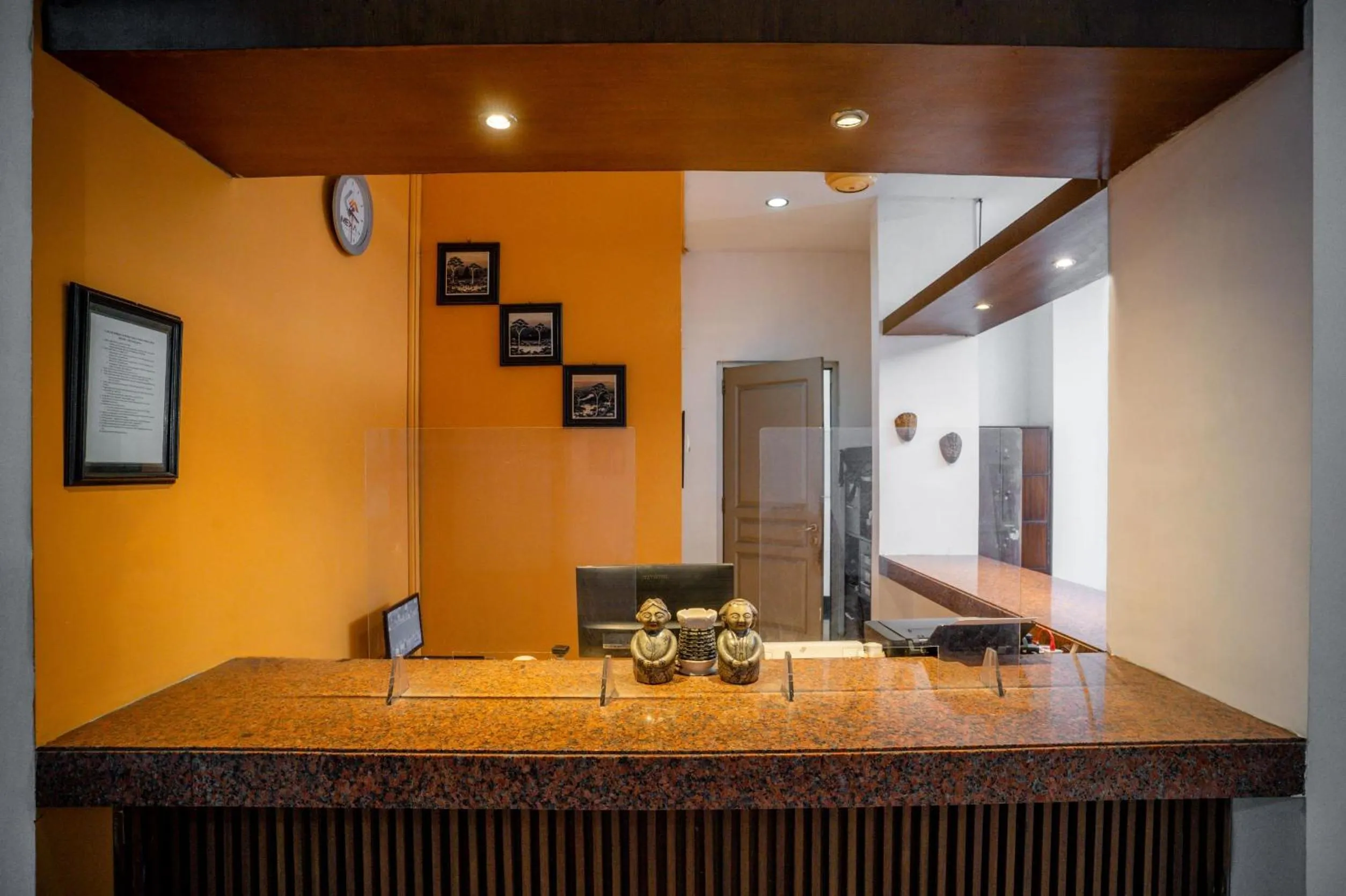 Lobby or reception in Hotel Poncowinatan - Tugu