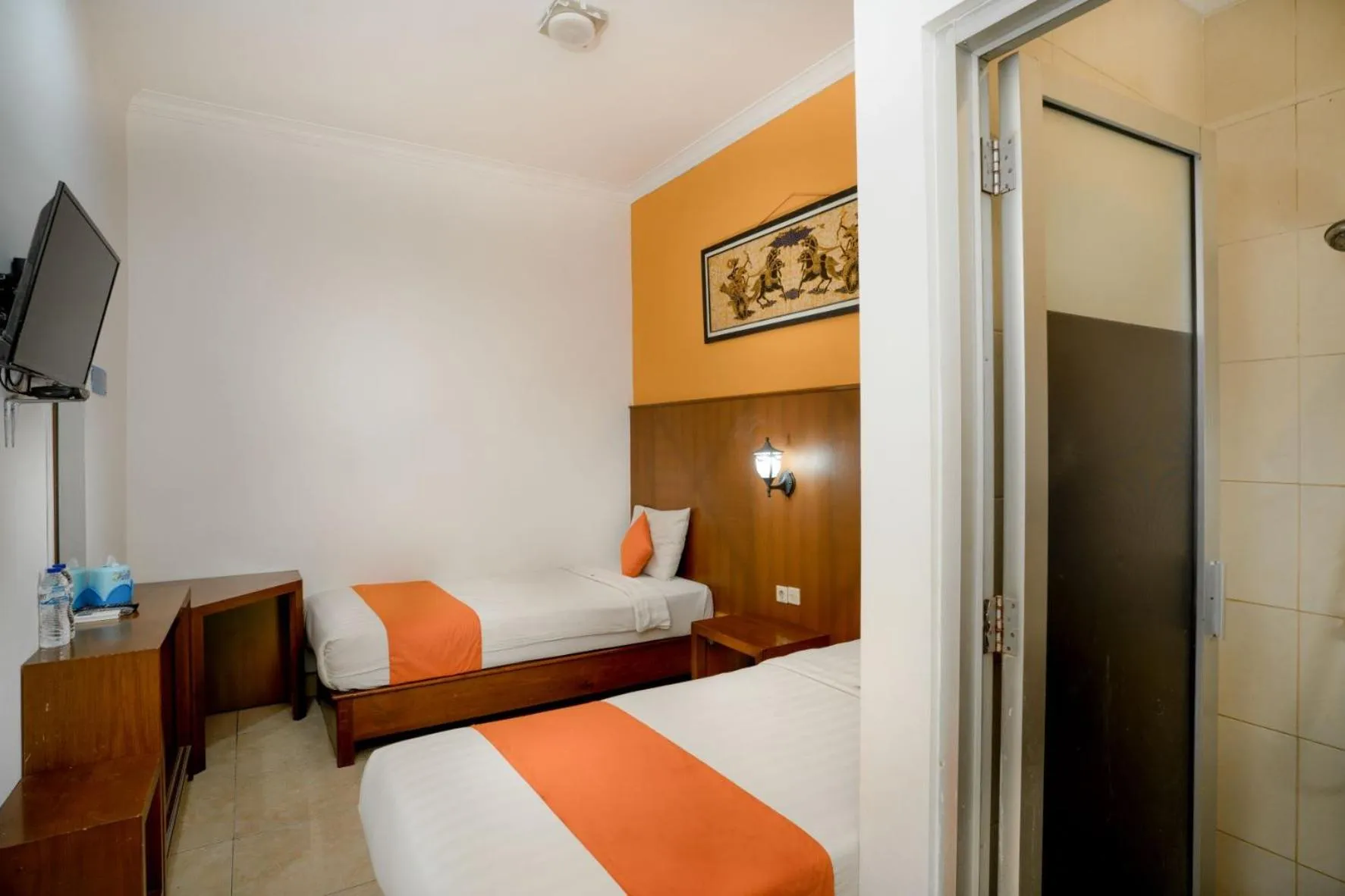 Bedroom, Bed in Hotel Poncowinatan - Tugu