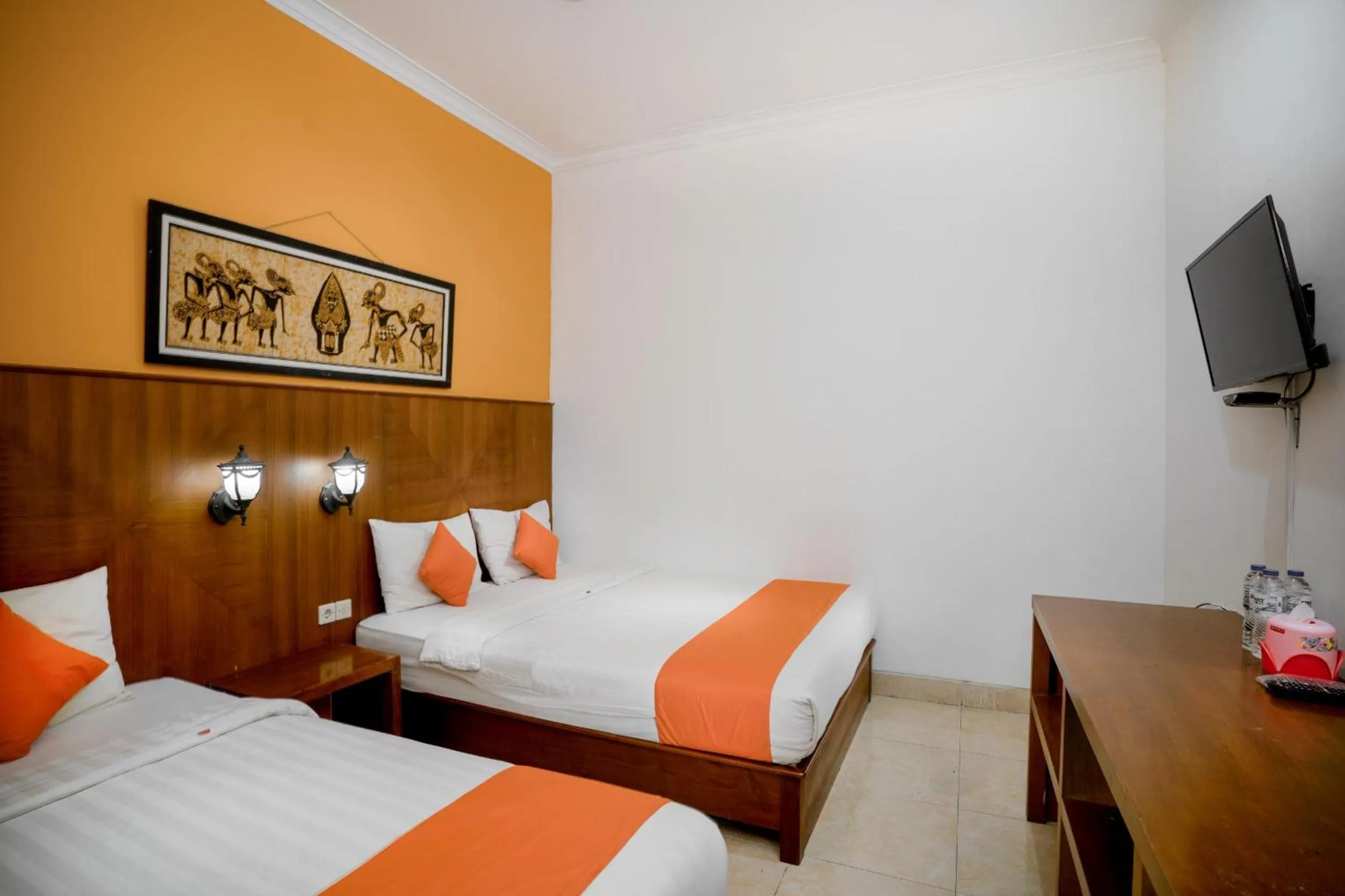 Bedroom, Bed in Hotel Poncowinatan - Tugu