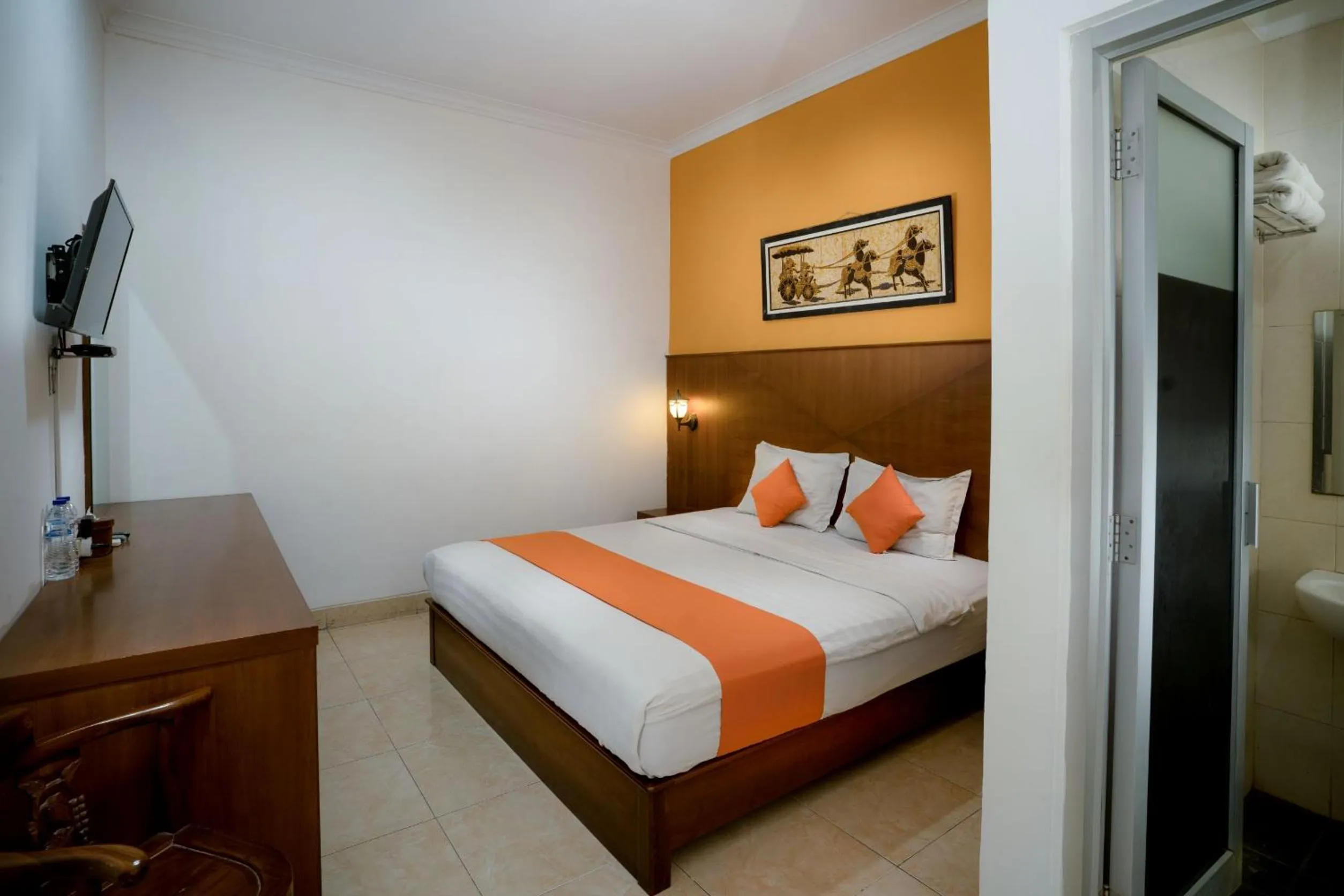 Bedroom, Bed in Hotel Poncowinatan - Tugu