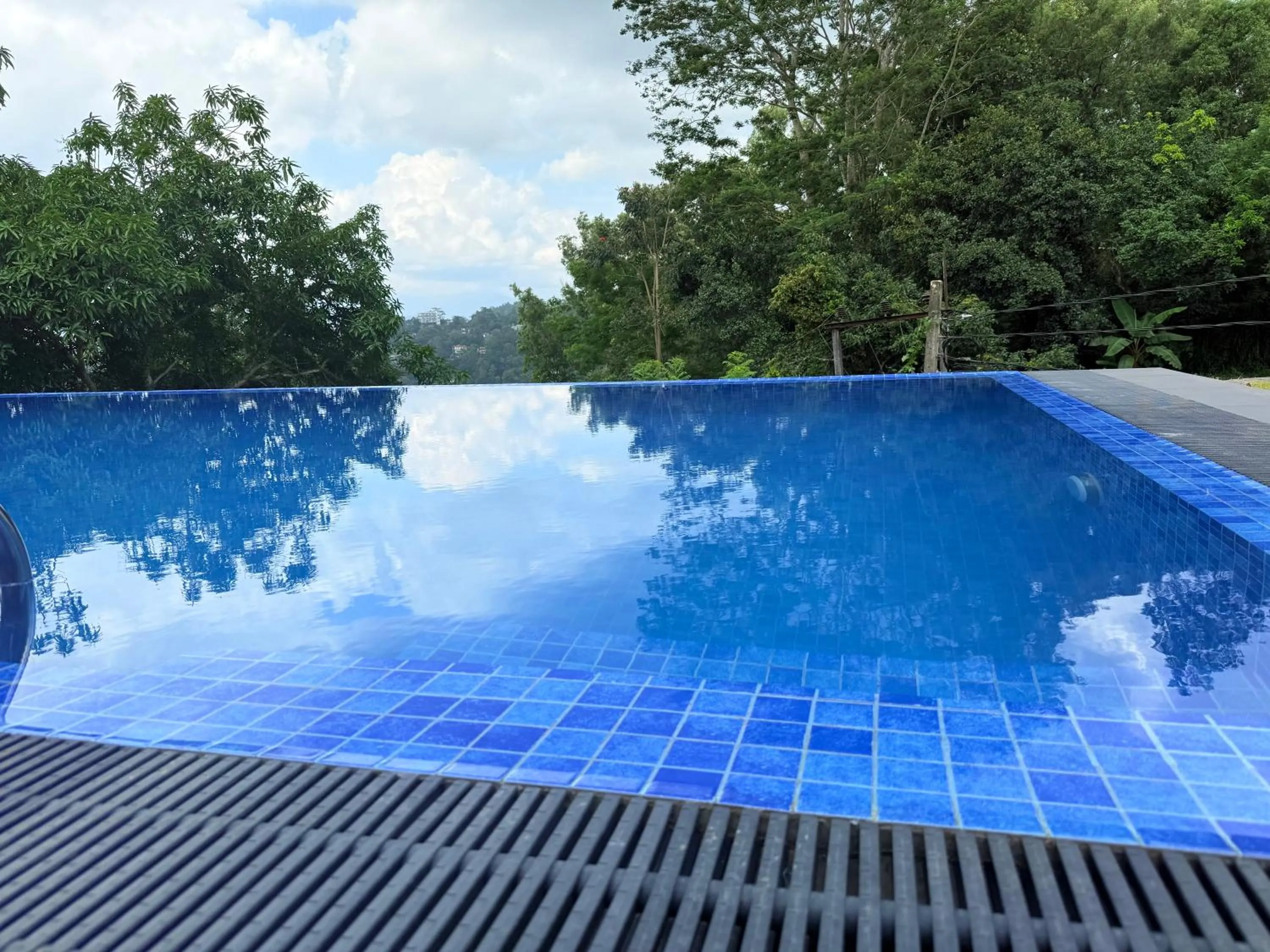 Kandyan View Holiday Bungalow free pickup from kandy