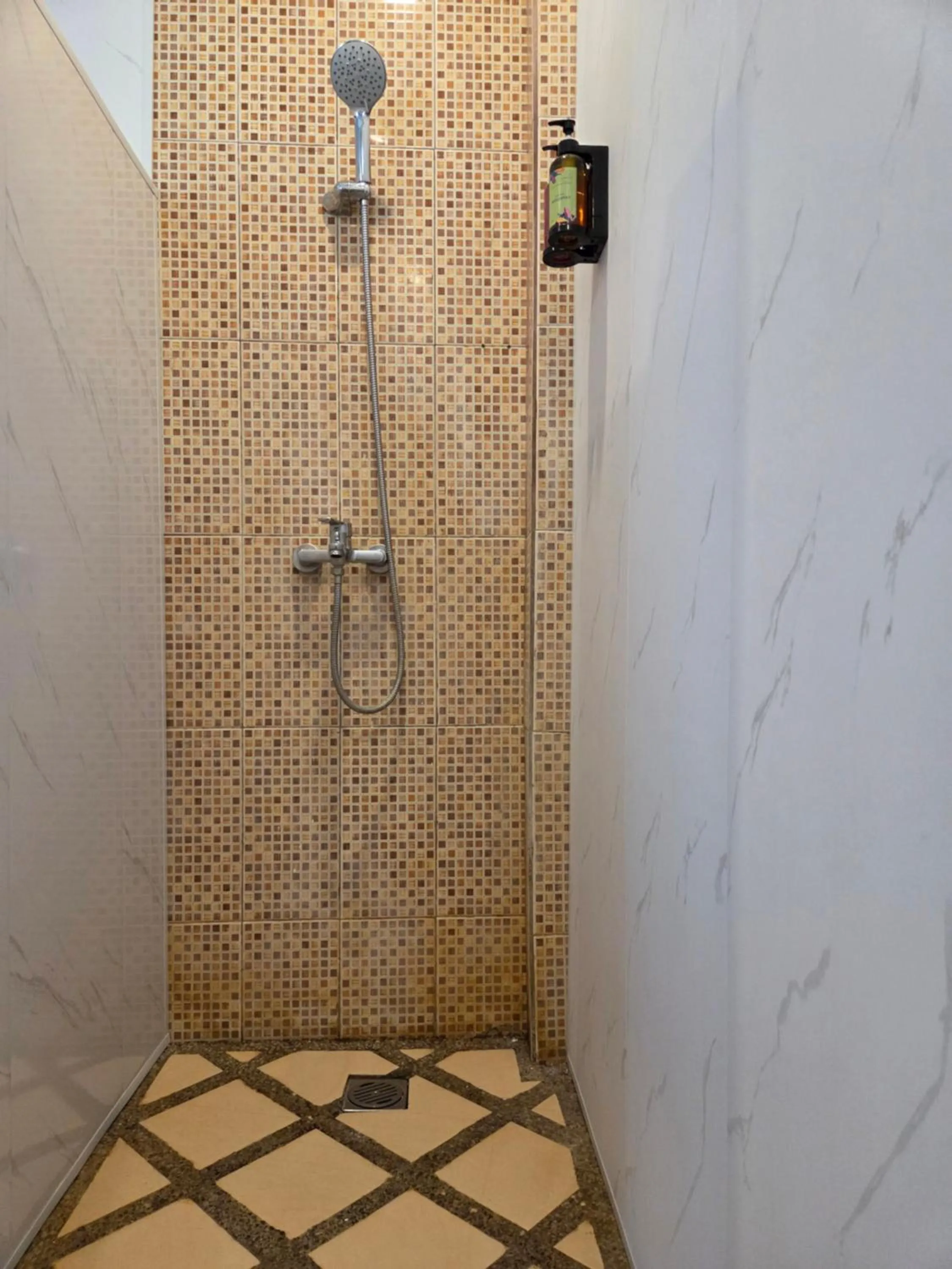 Shower in Sunsethouse Lombok