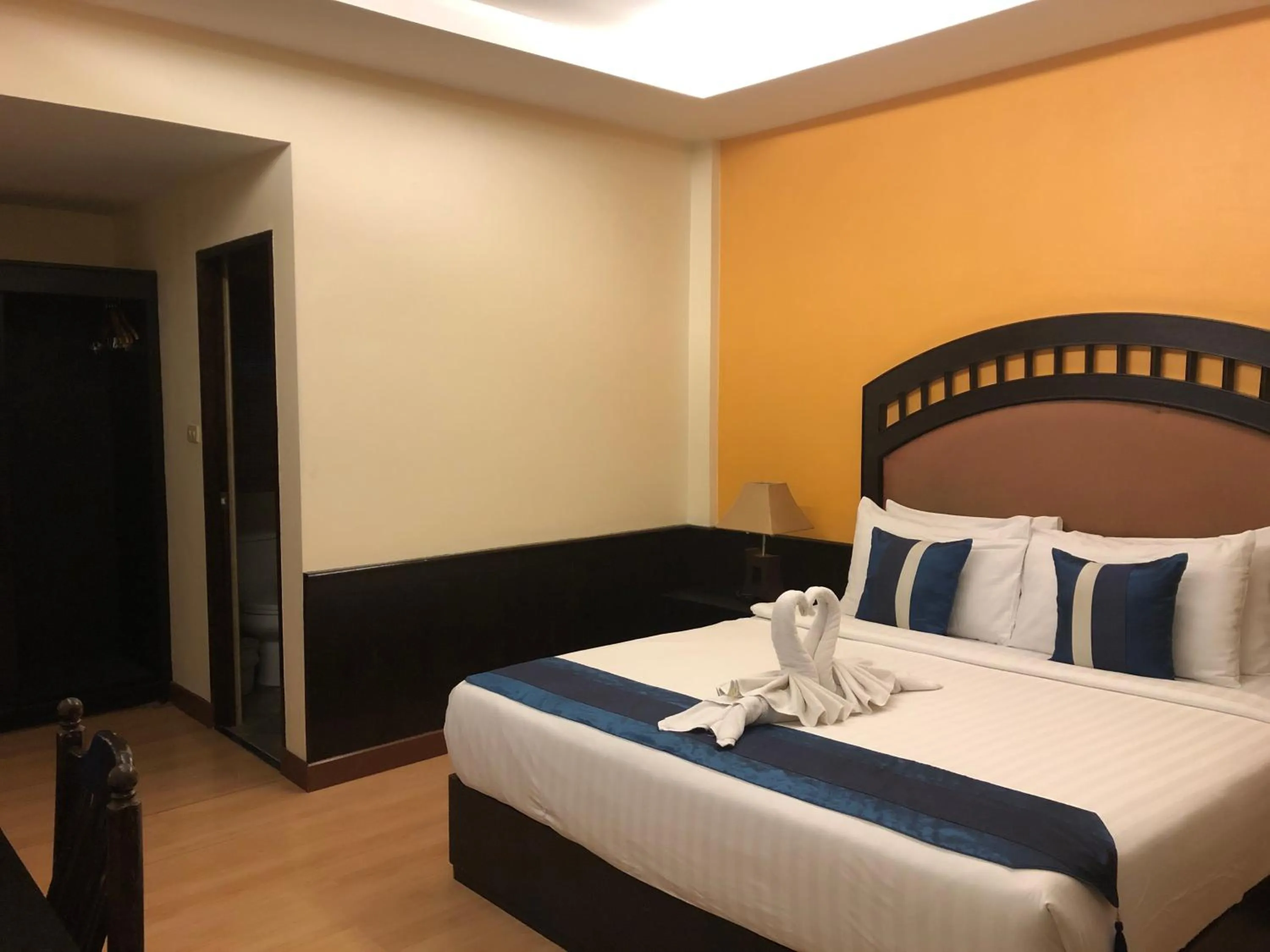 Photo of the whole room, Bed in Samui Mermaid Beachfront