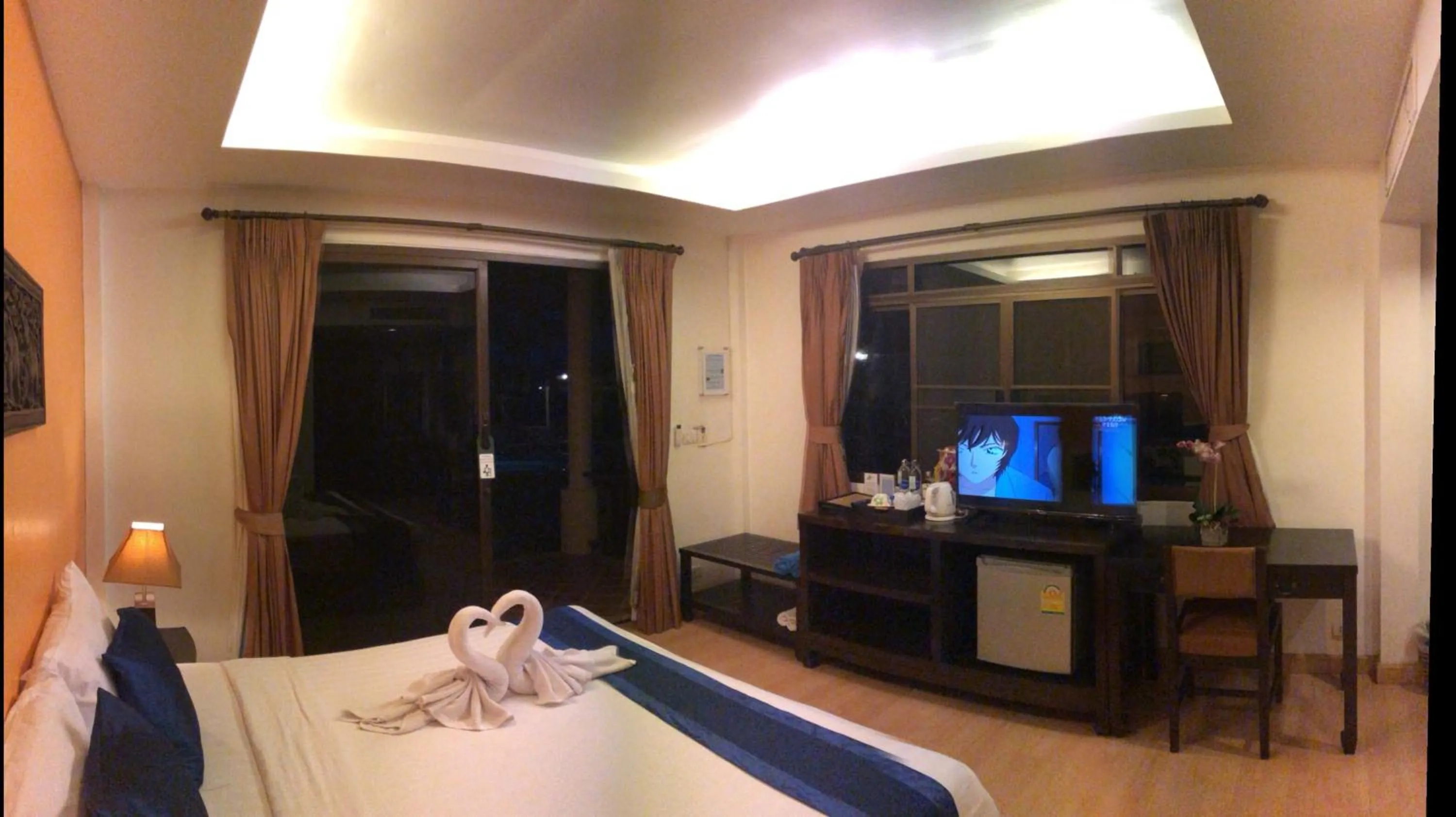 Photo of the whole room, Bed in Samui Mermaid Beachfront