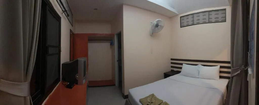 Photo of the whole room, Bed in Samui Mermaid Beachfront