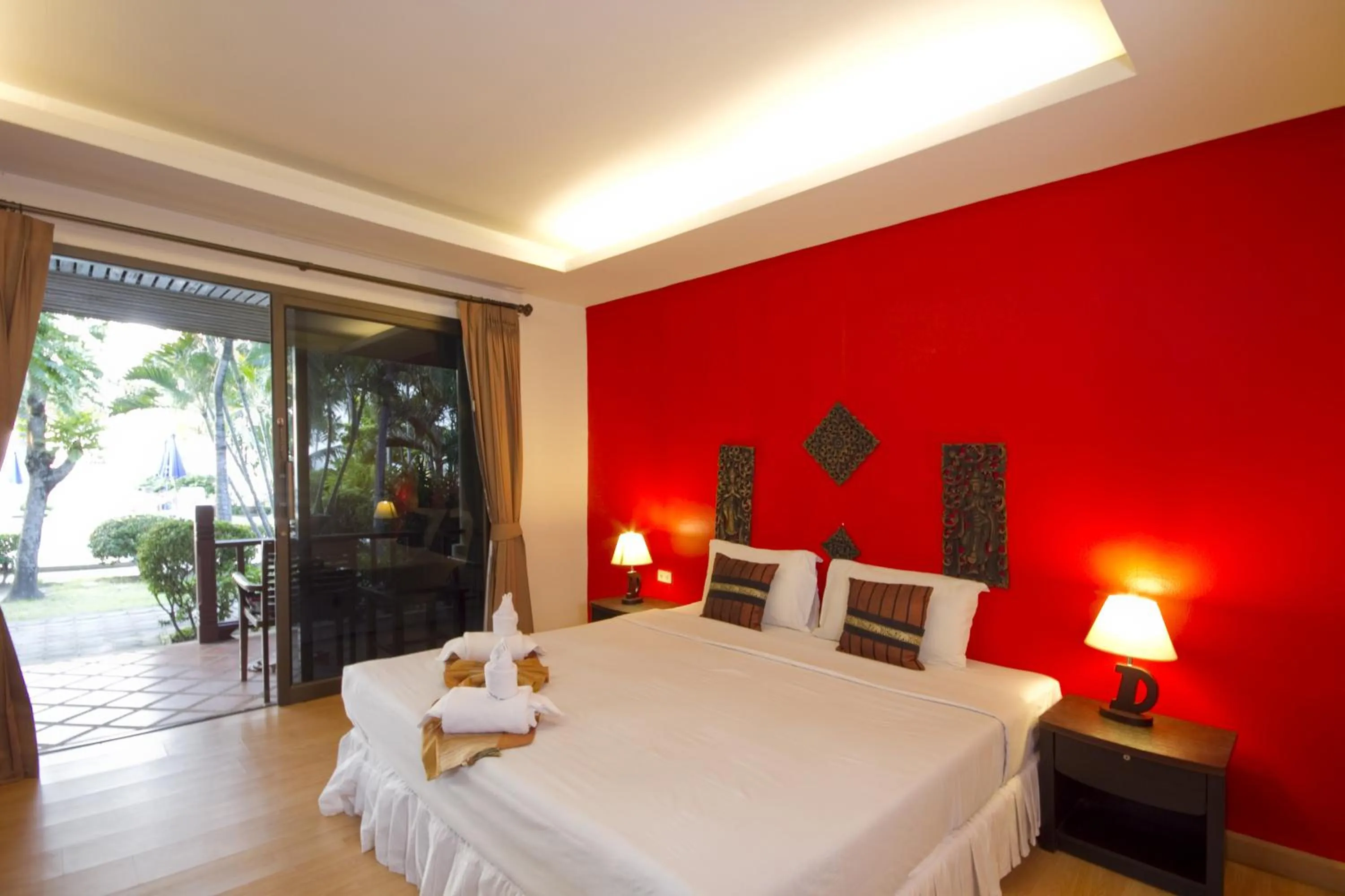 Photo of the whole room, Bed in Samui Mermaid Beachfront