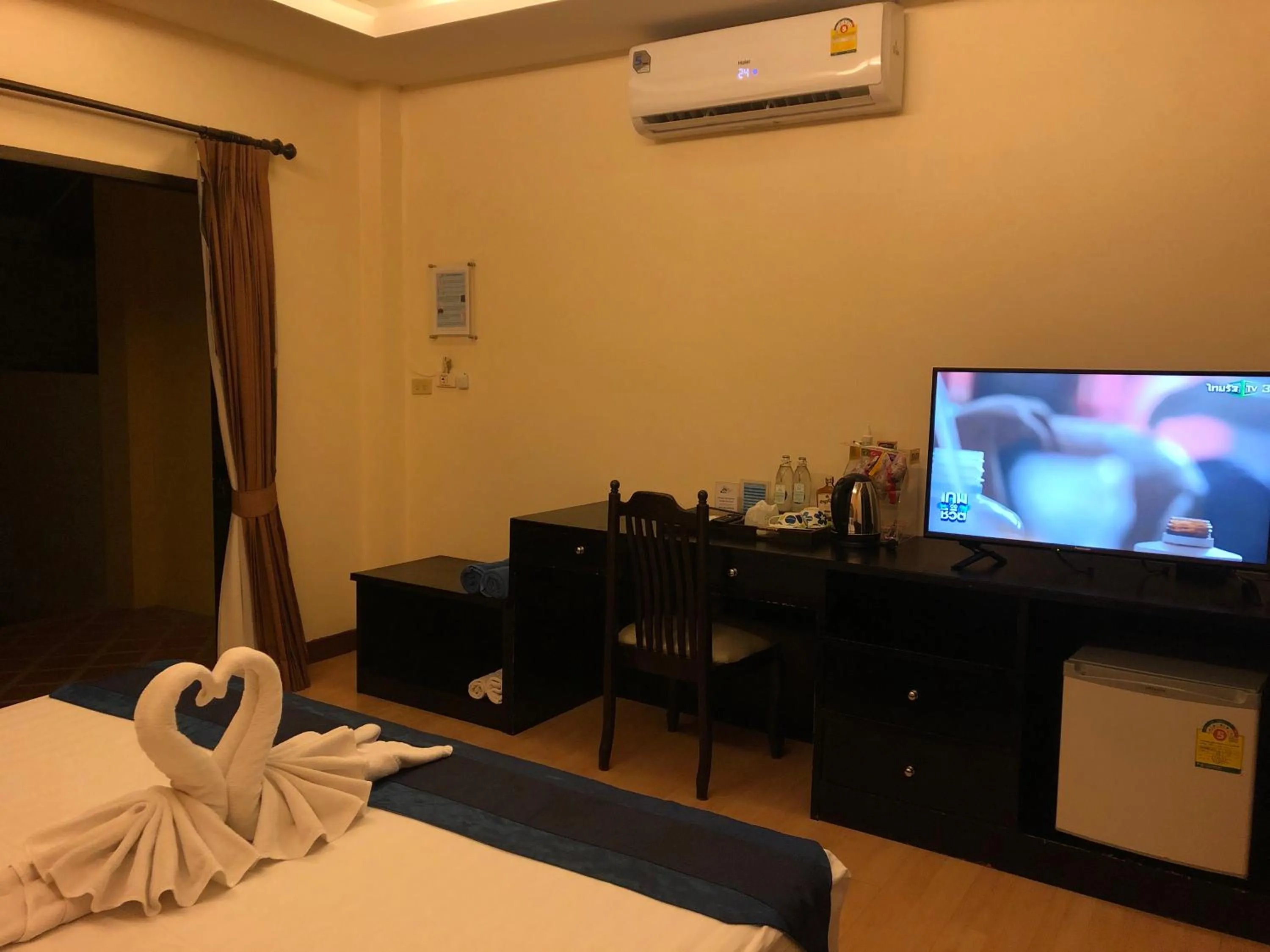 Photo of the whole room, Bed in Samui Mermaid Beachfront