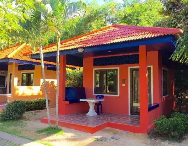 Standard Double Room with Fan in Samui Mermaid Beachfront Standard Double Room with Fan in Samui Mermaid Beachfront