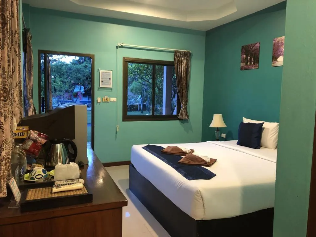 Photo of the whole room, Bed in Samui Mermaid Beachfront