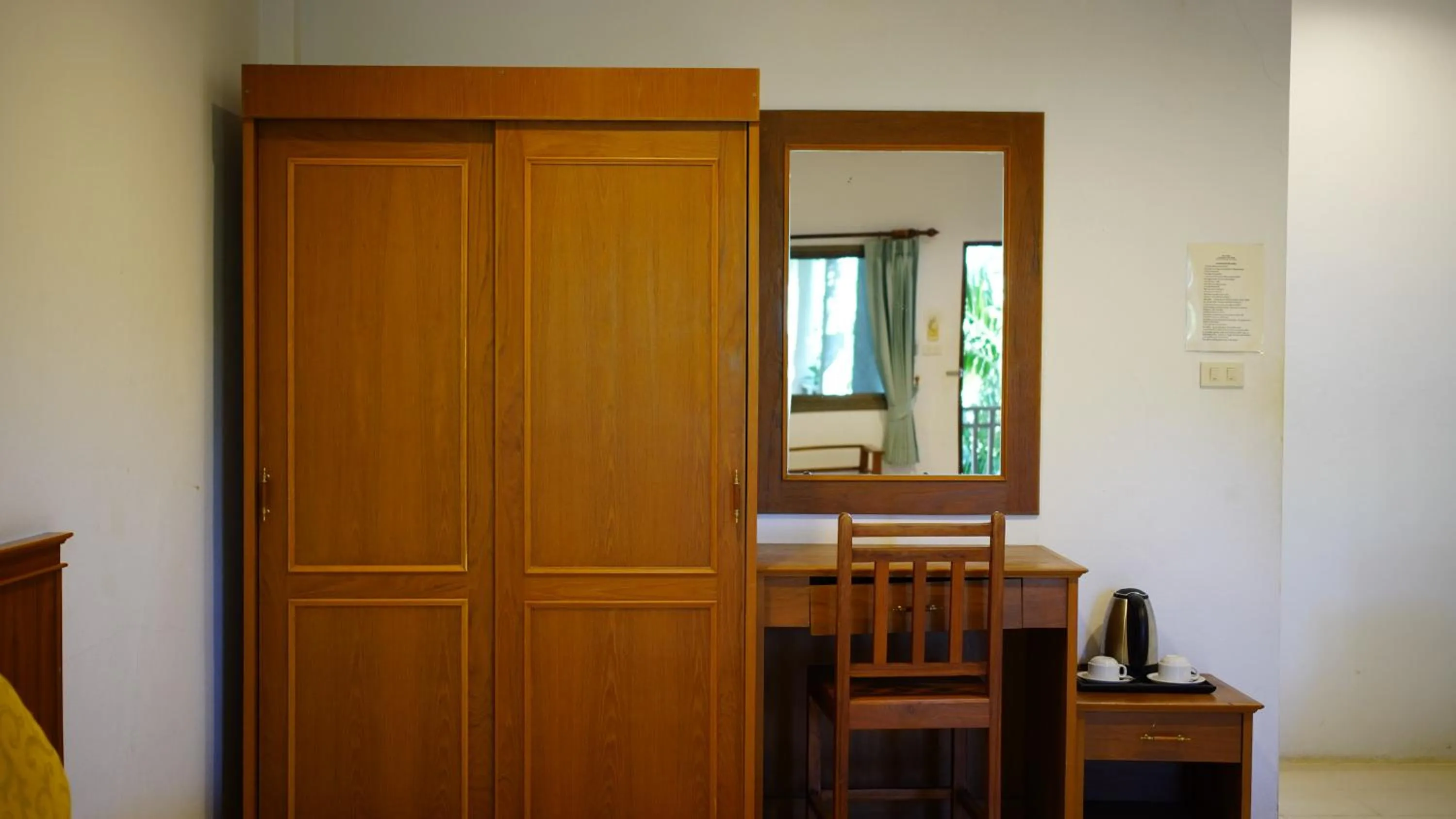 wardrobe in Baan Pitcha บ้านพิชชา