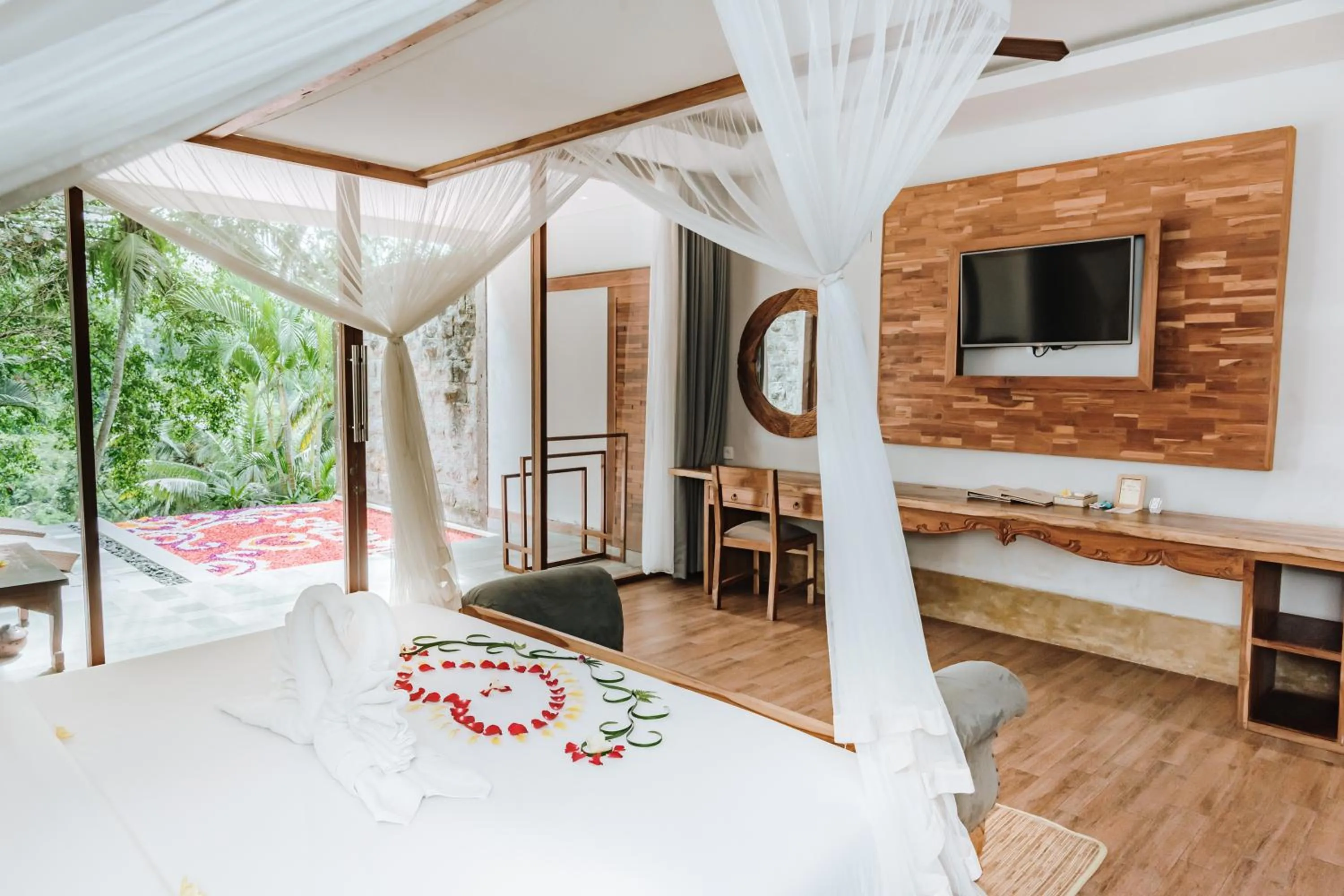 TV and multimedia, Bed in Bucu View Resort