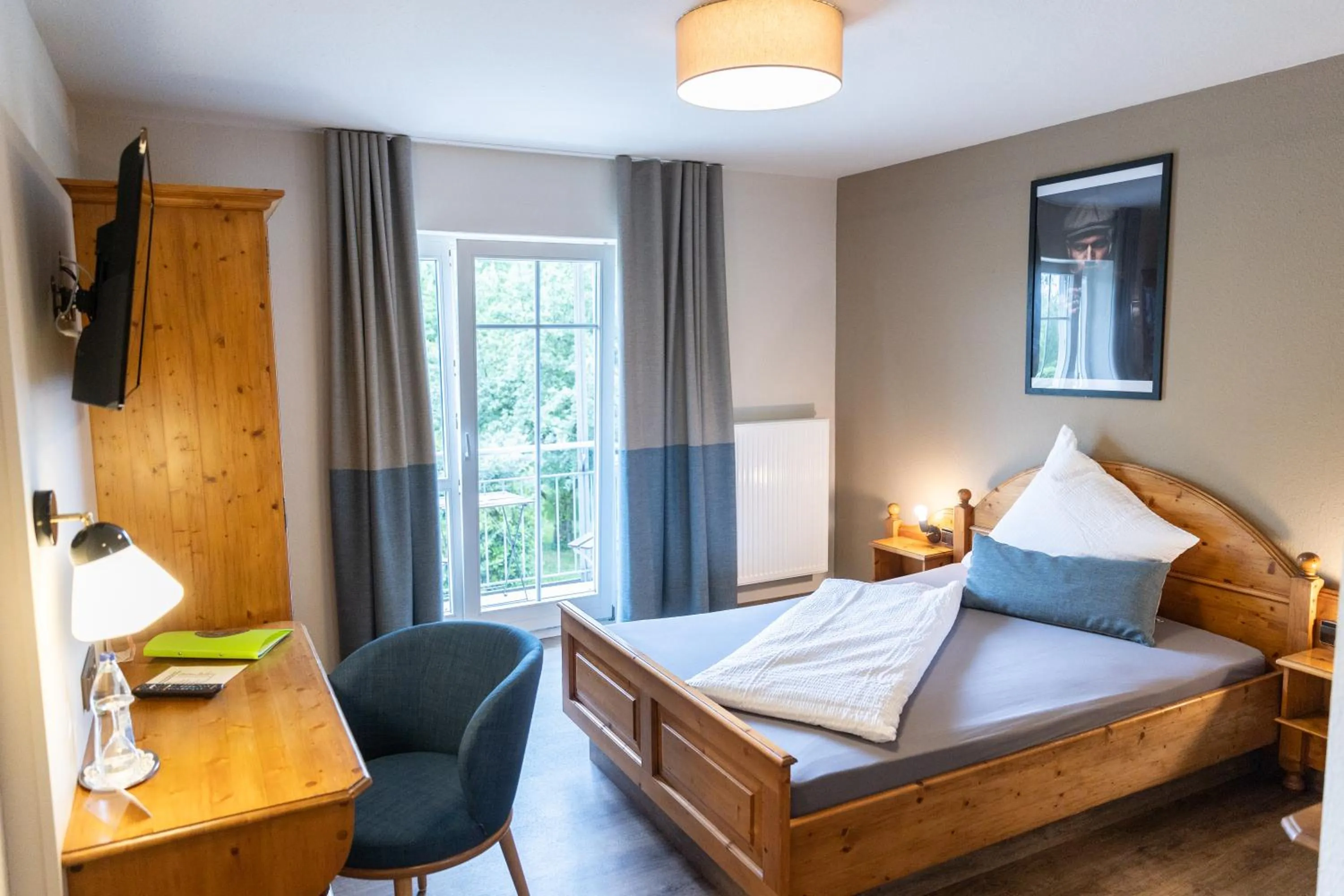 Bed in Landgasthof & Brauerei Löwen Sasbach