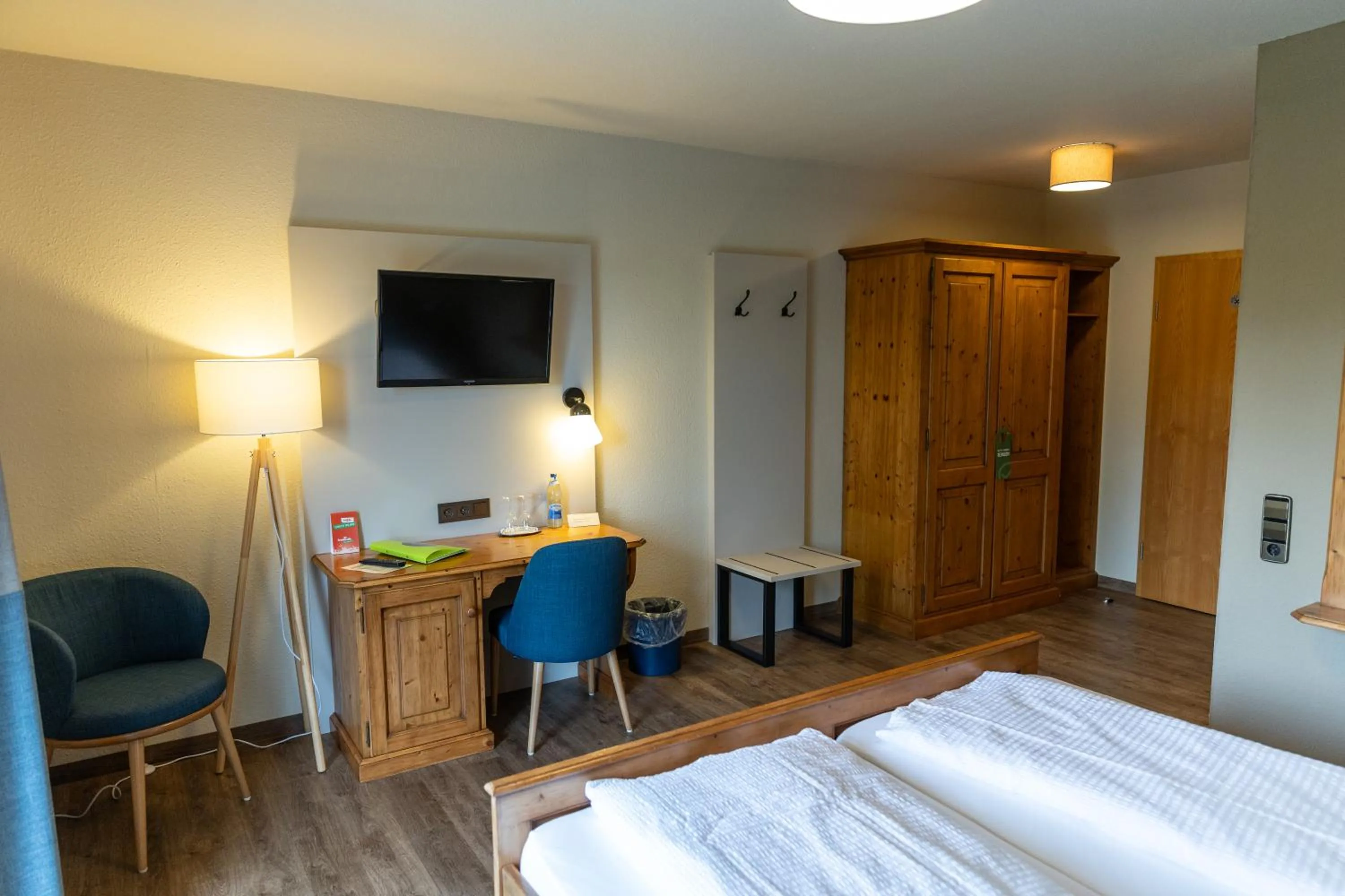 Bed in Landgasthof & Brauerei Löwen Sasbach