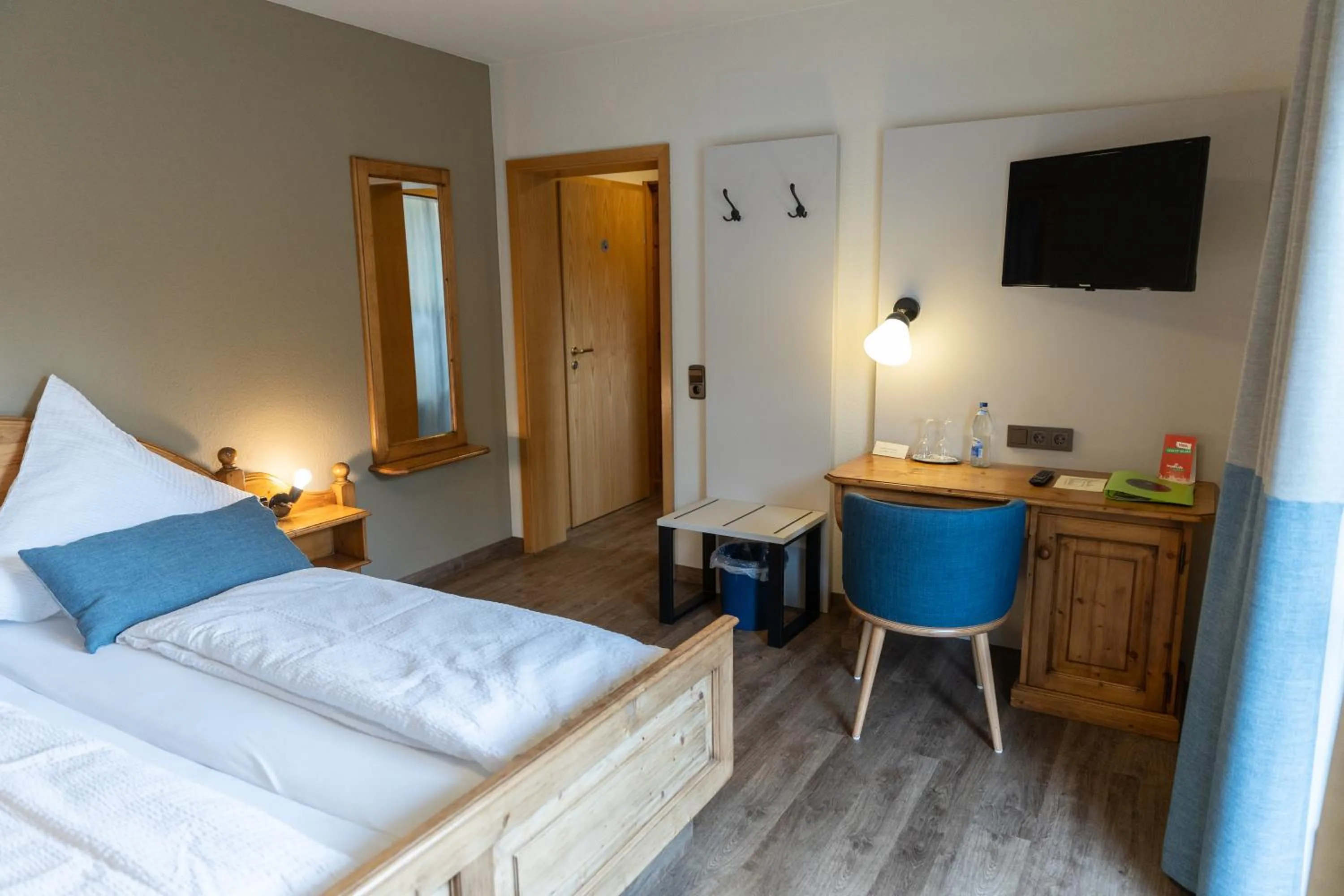 Bed in Landgasthof & Brauerei Löwen Sasbach