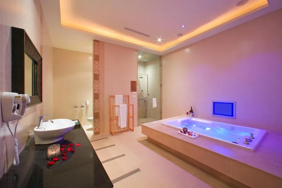 Swimming pool in Amain Boutique Motel - Tucheng 217