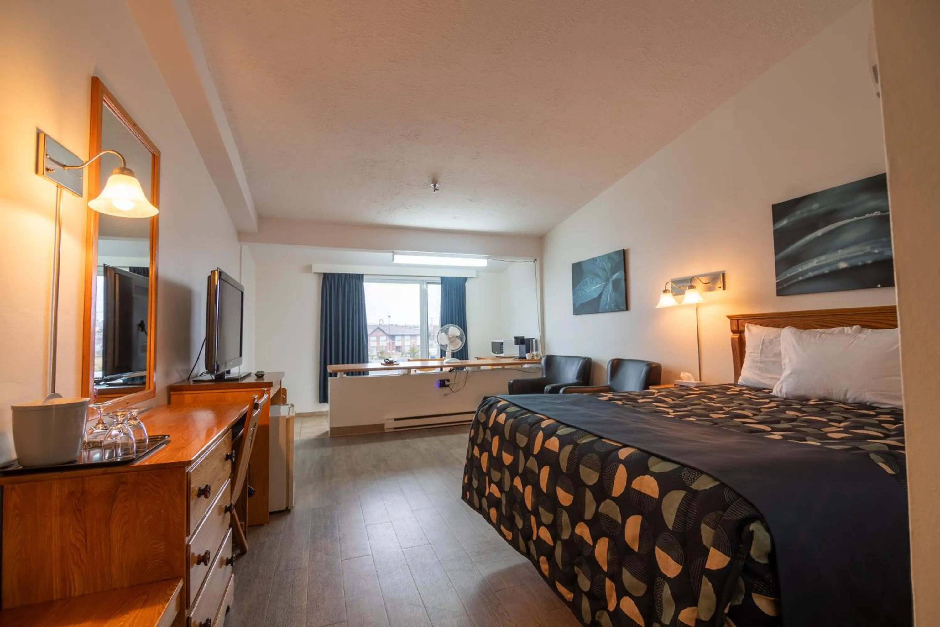 Bedroom, Bed in Hôtel Les Mouettes