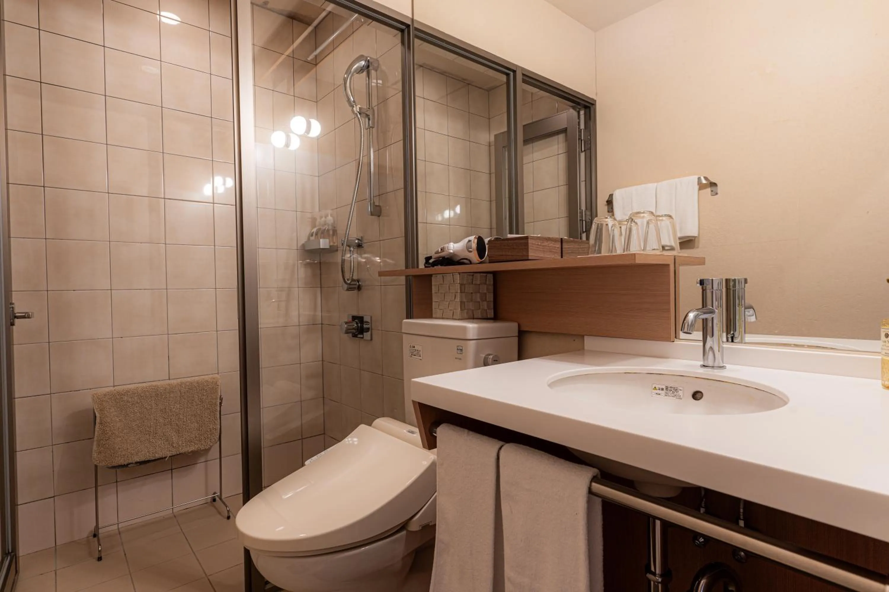 Shower in Japanese Ryokan Seryo