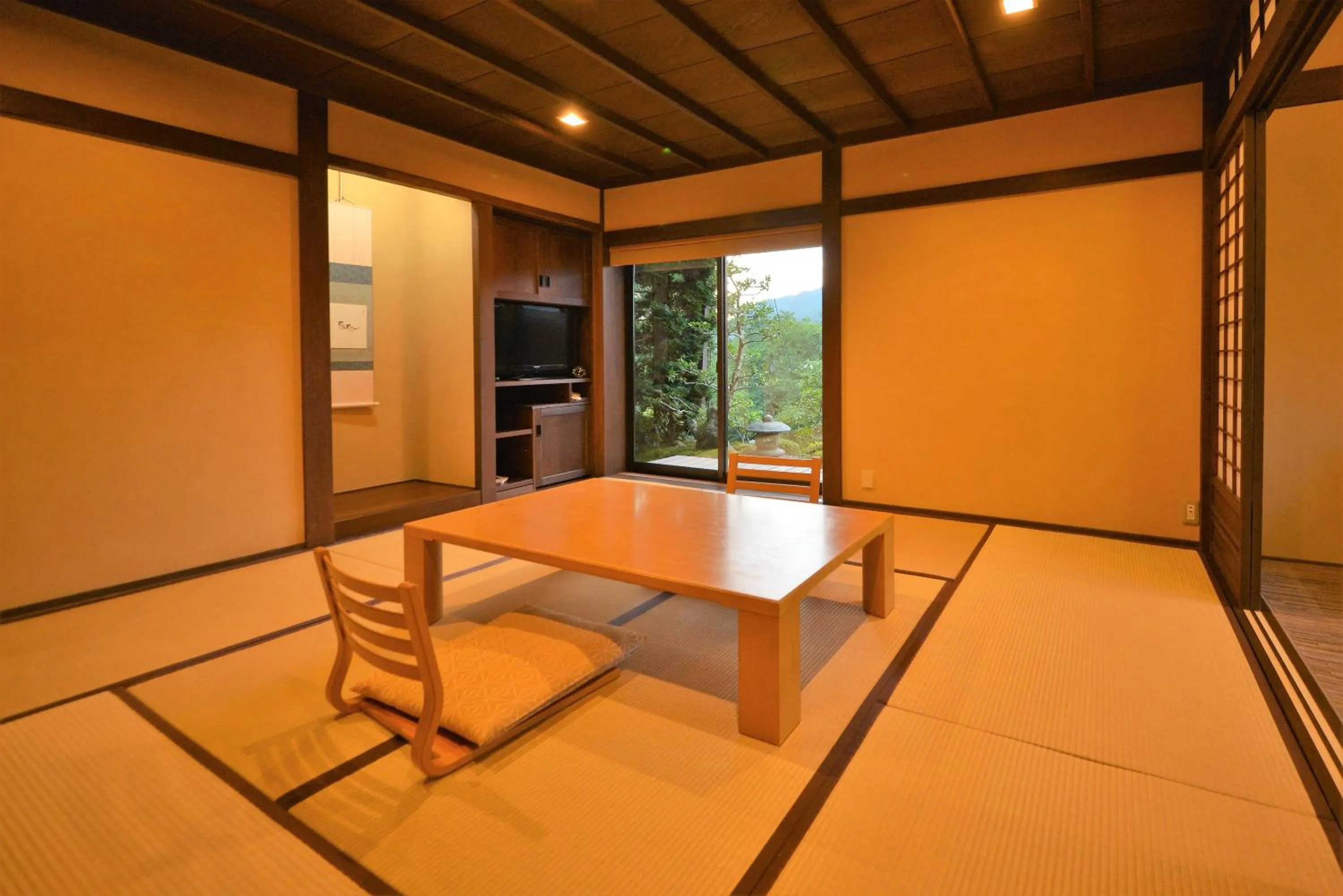 Photo of the whole room in Japanese Ryokan Seryo