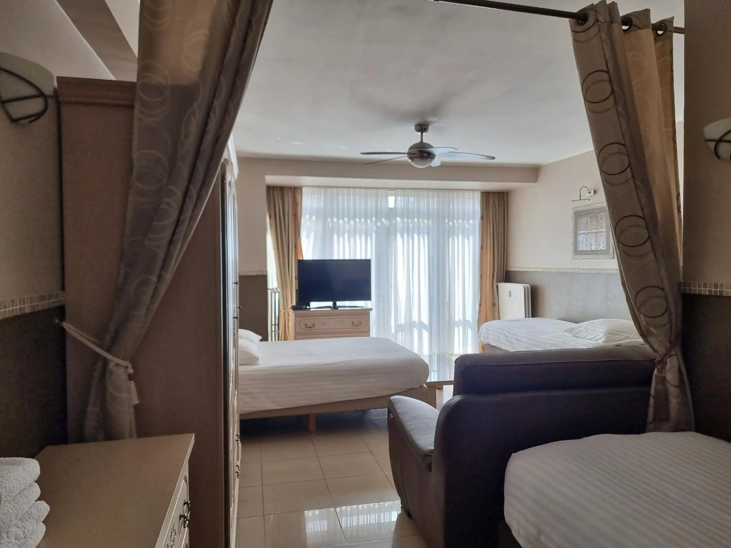 Bed in Aparthotel Résidence Bara Midi