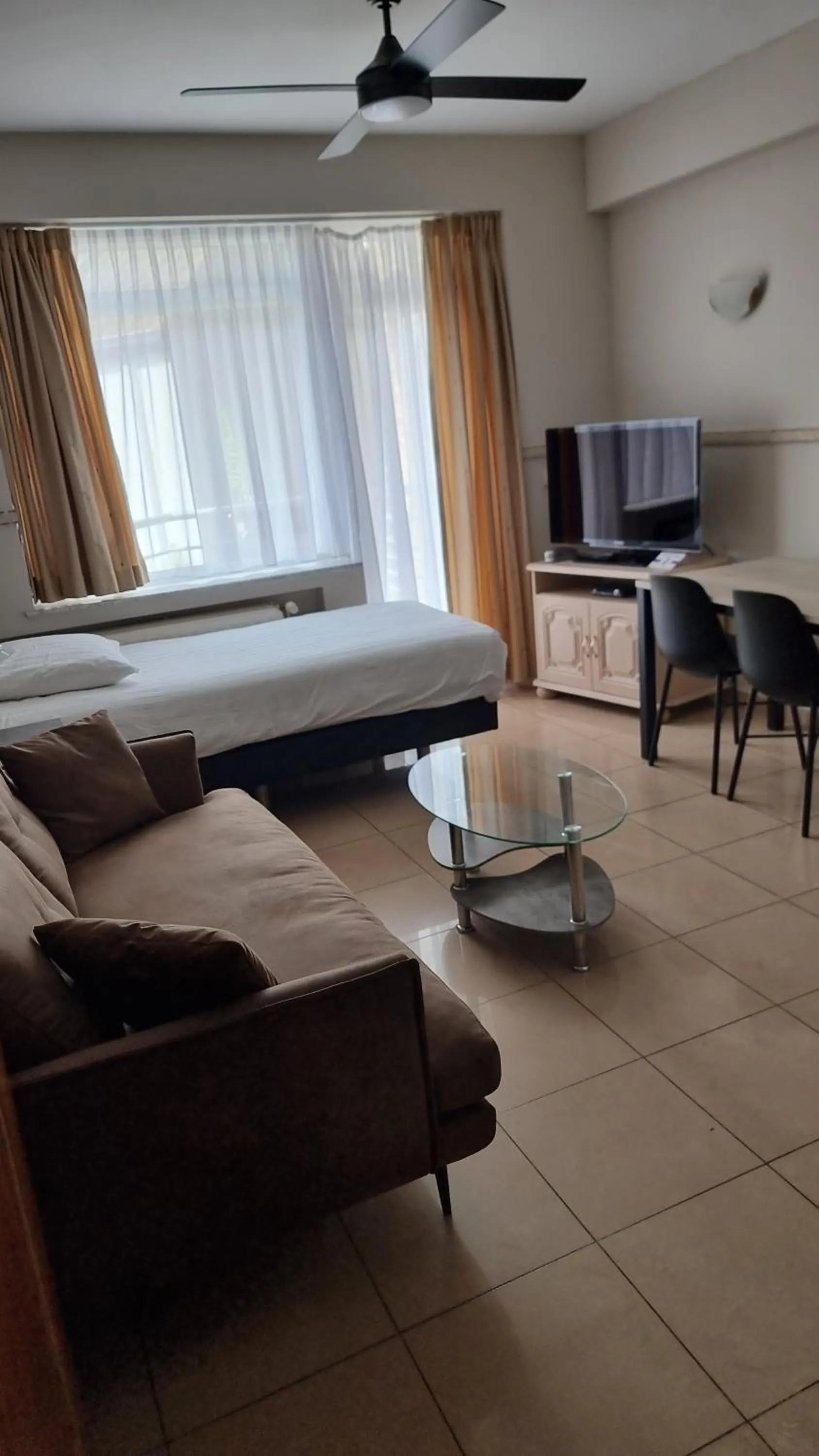 Bed in Aparthotel Résidence Bara Midi