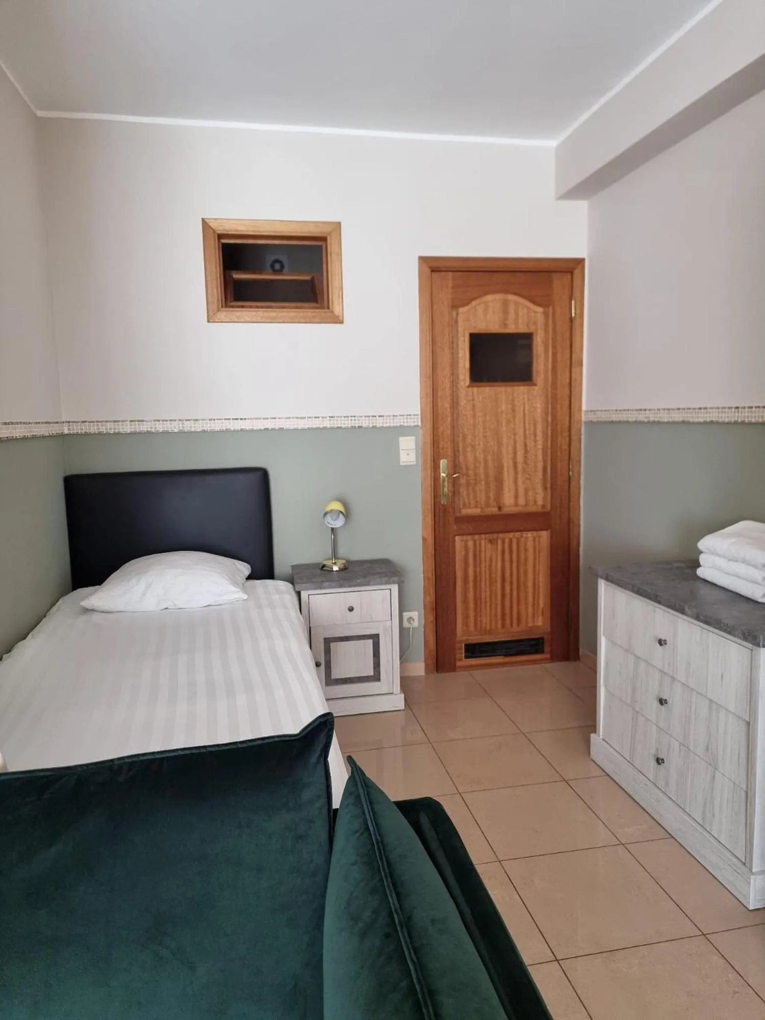 Bed in Aparthotel Résidence Bara Midi