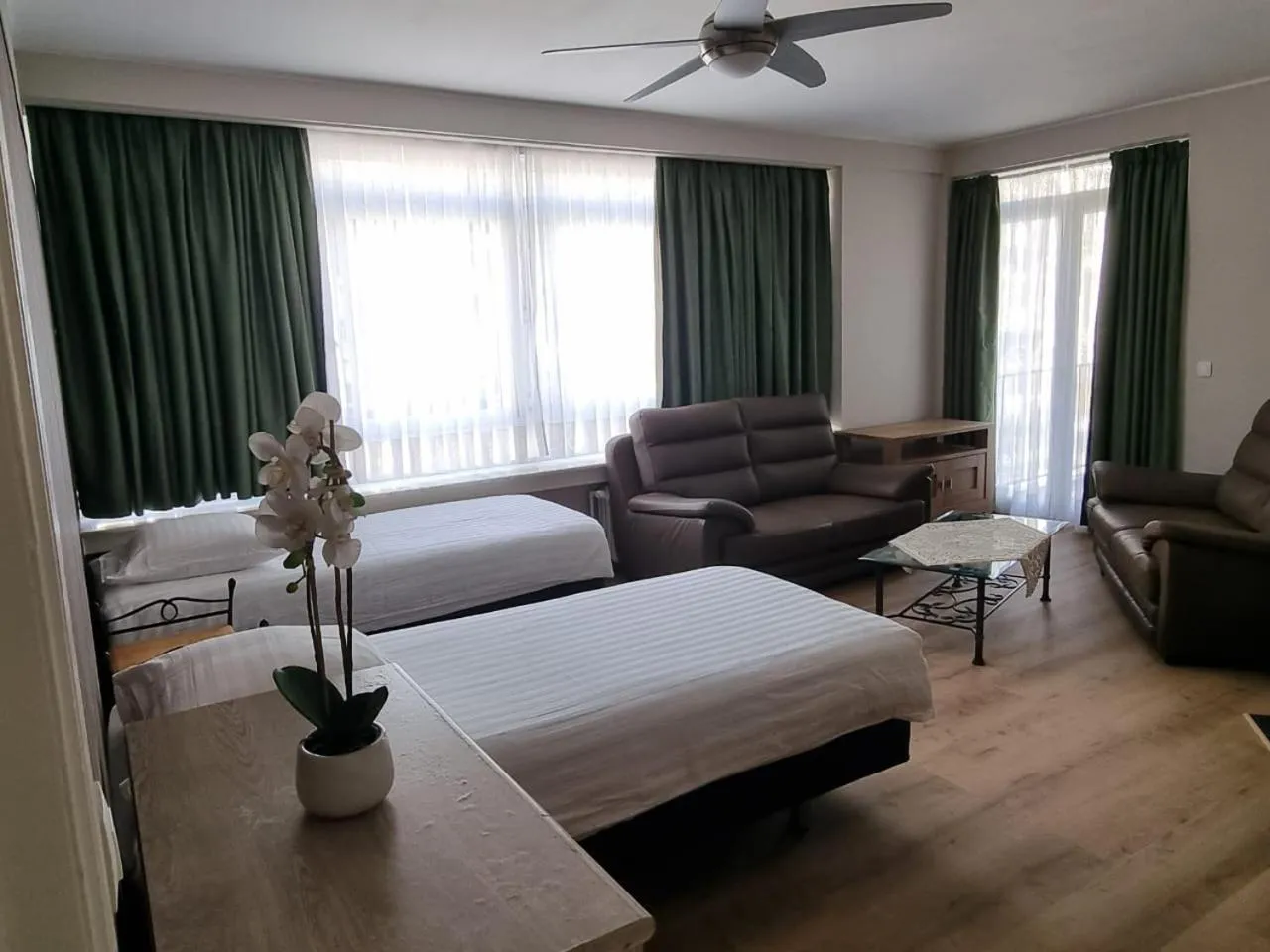 Bed in Aparthotel Résidence Bara Midi