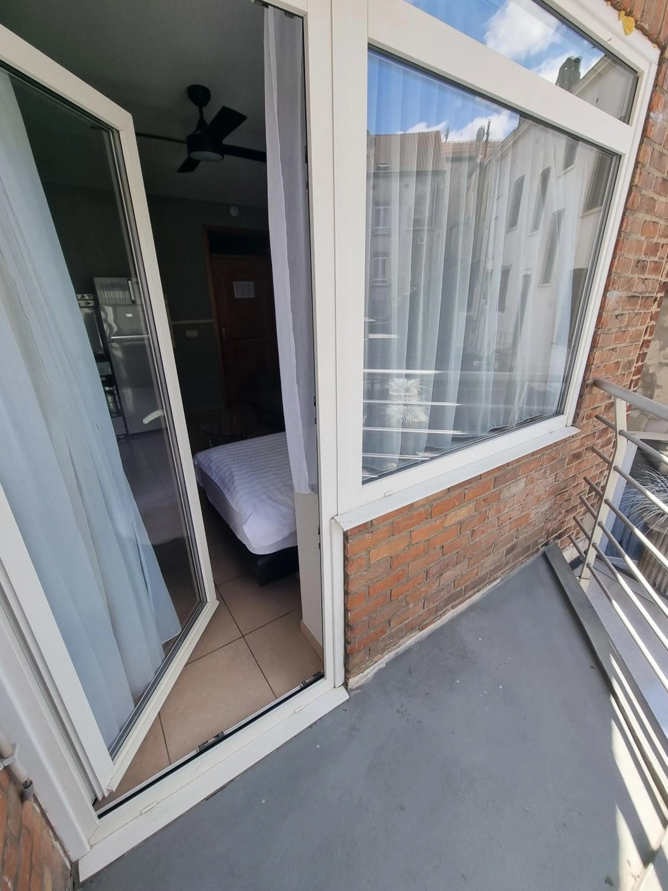 Bed in Aparthotel Résidence Bara Midi