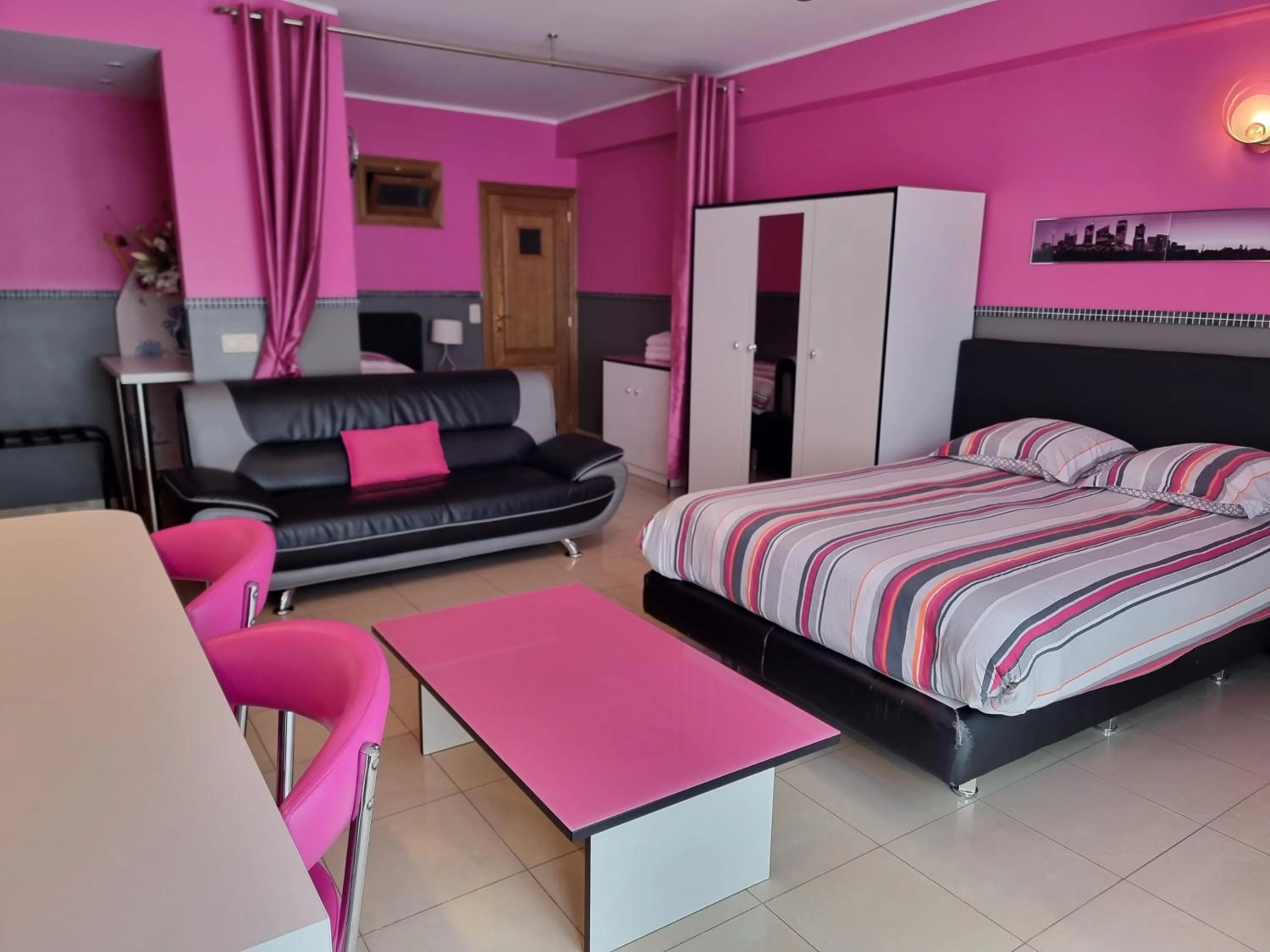 Bed in Aparthotel Résidence Bara Midi