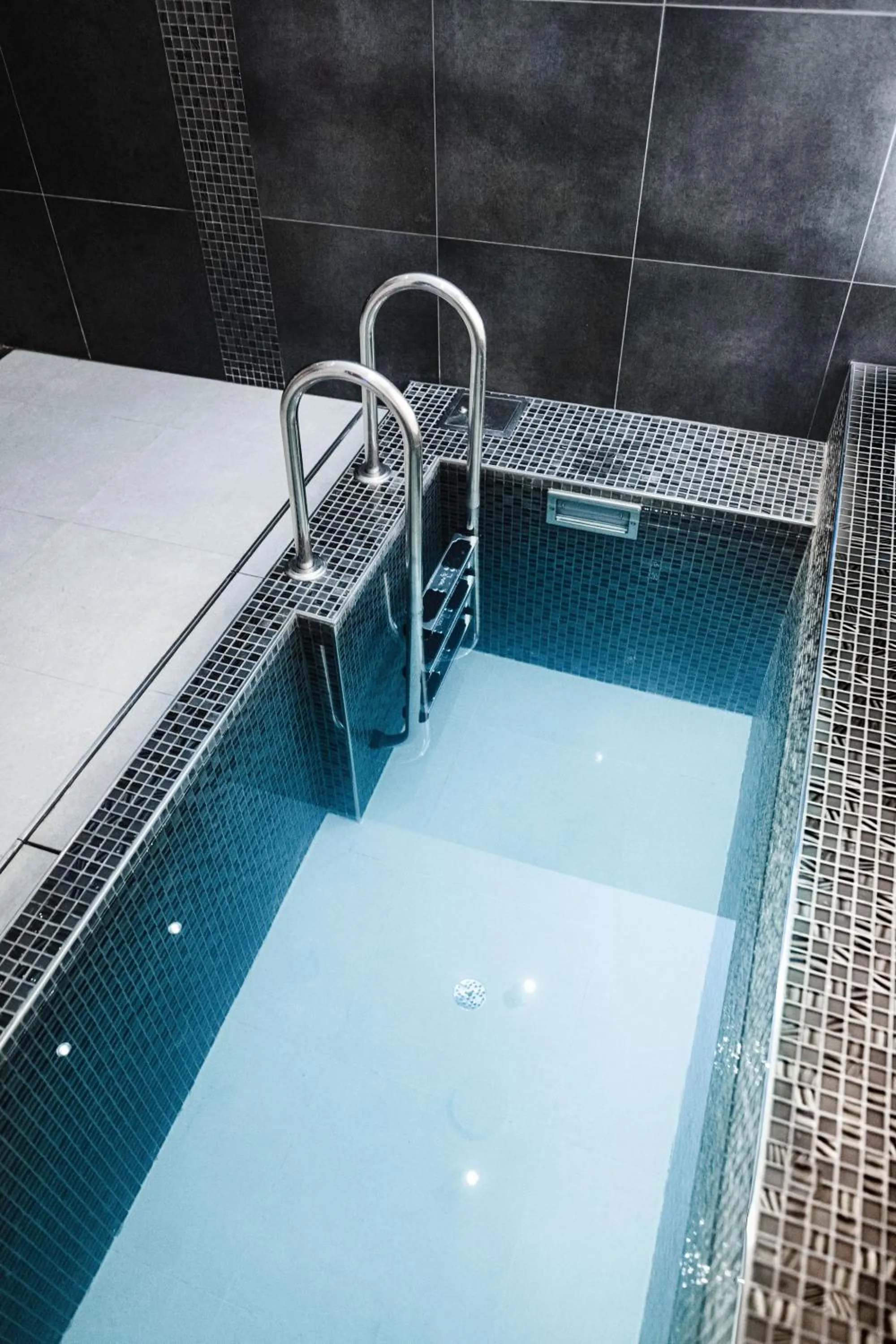 Property building in Apartmanovy dom Familia Smokovec