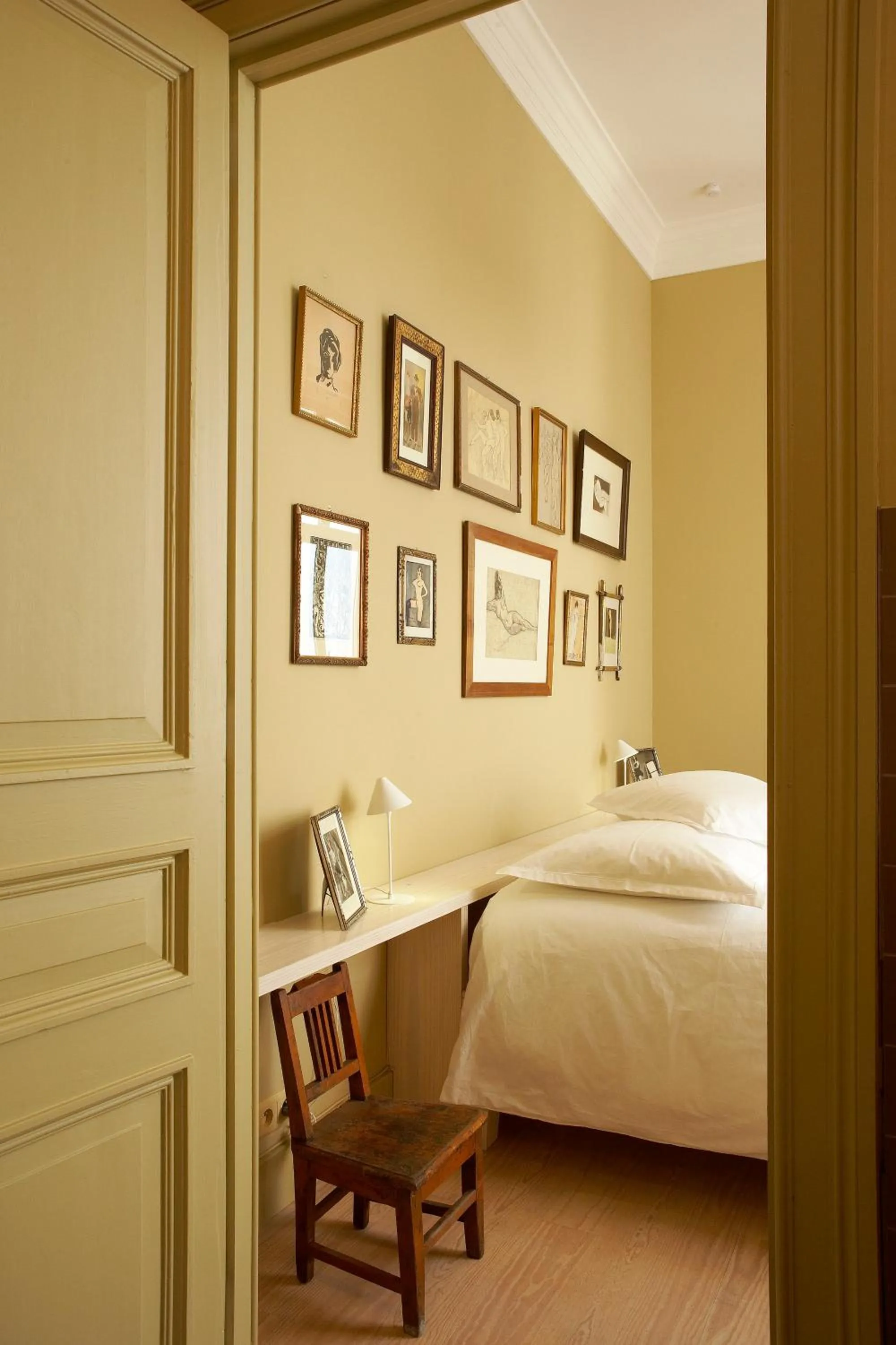 Bed in Le Vaudeville