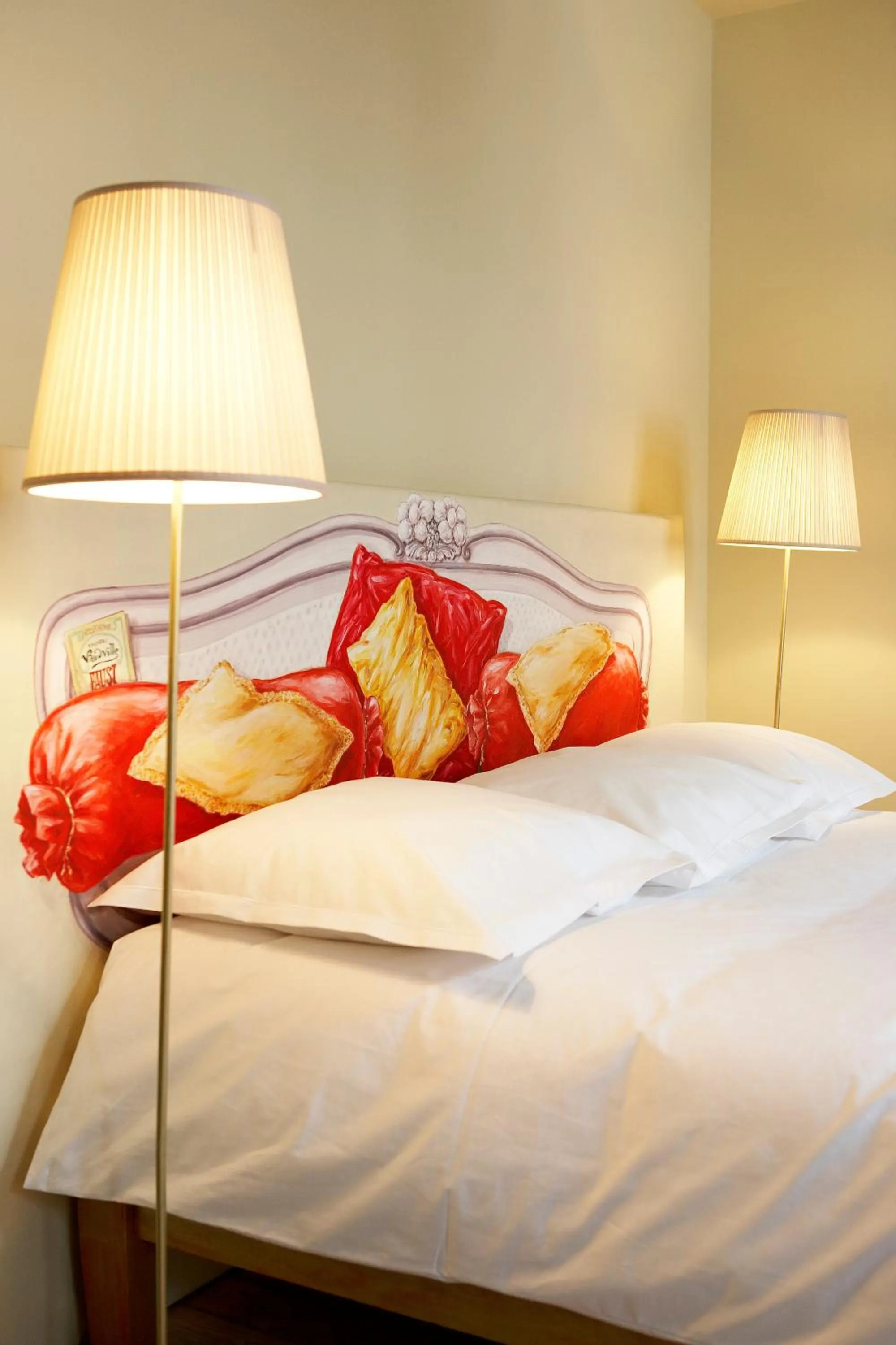 Bed in Le Vaudeville