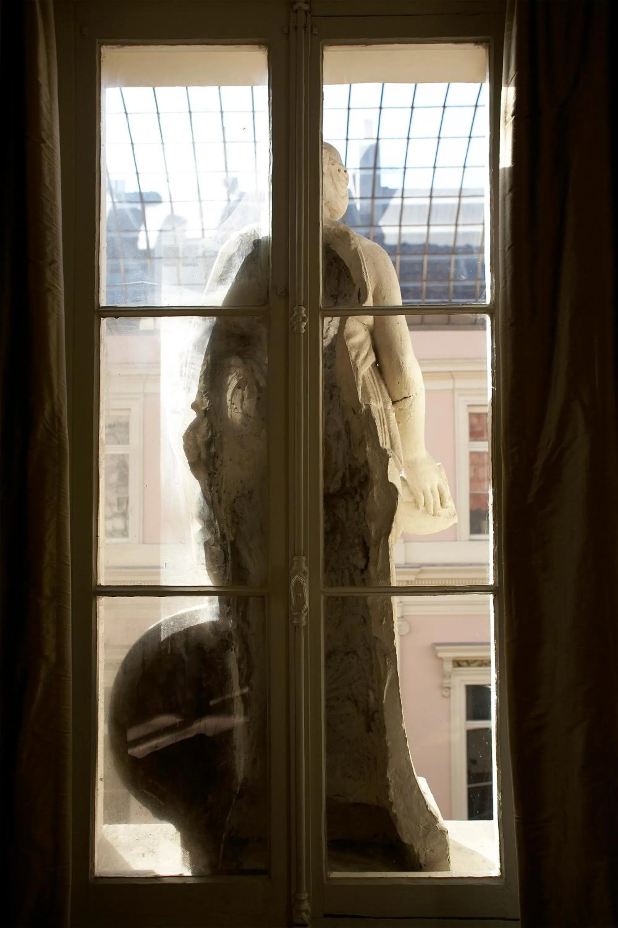 Decorative detail in Le Vaudeville