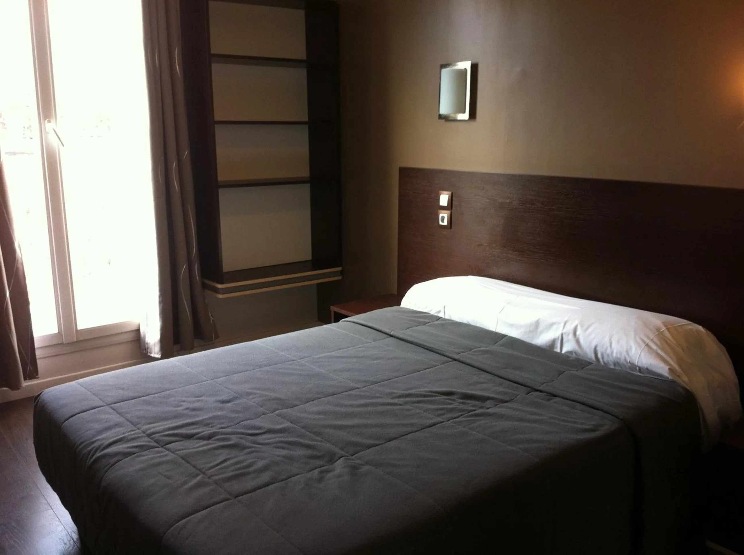 Bedroom, Bed in Grand Hôtel Magenta