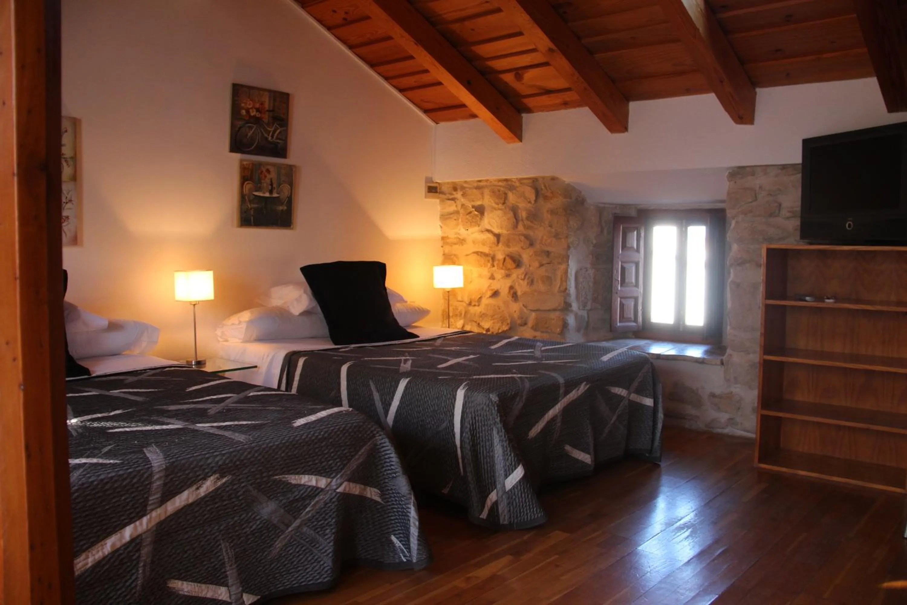 Photo of the whole room, Bed in Alvaro de Torres Boutique