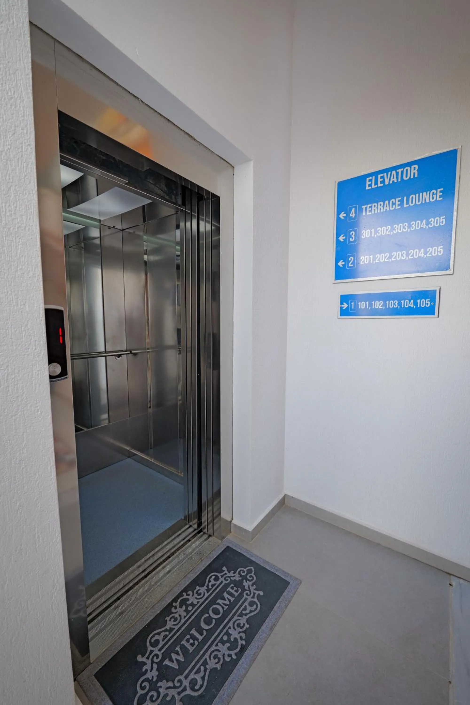 elevator in Hotel Mira Mare