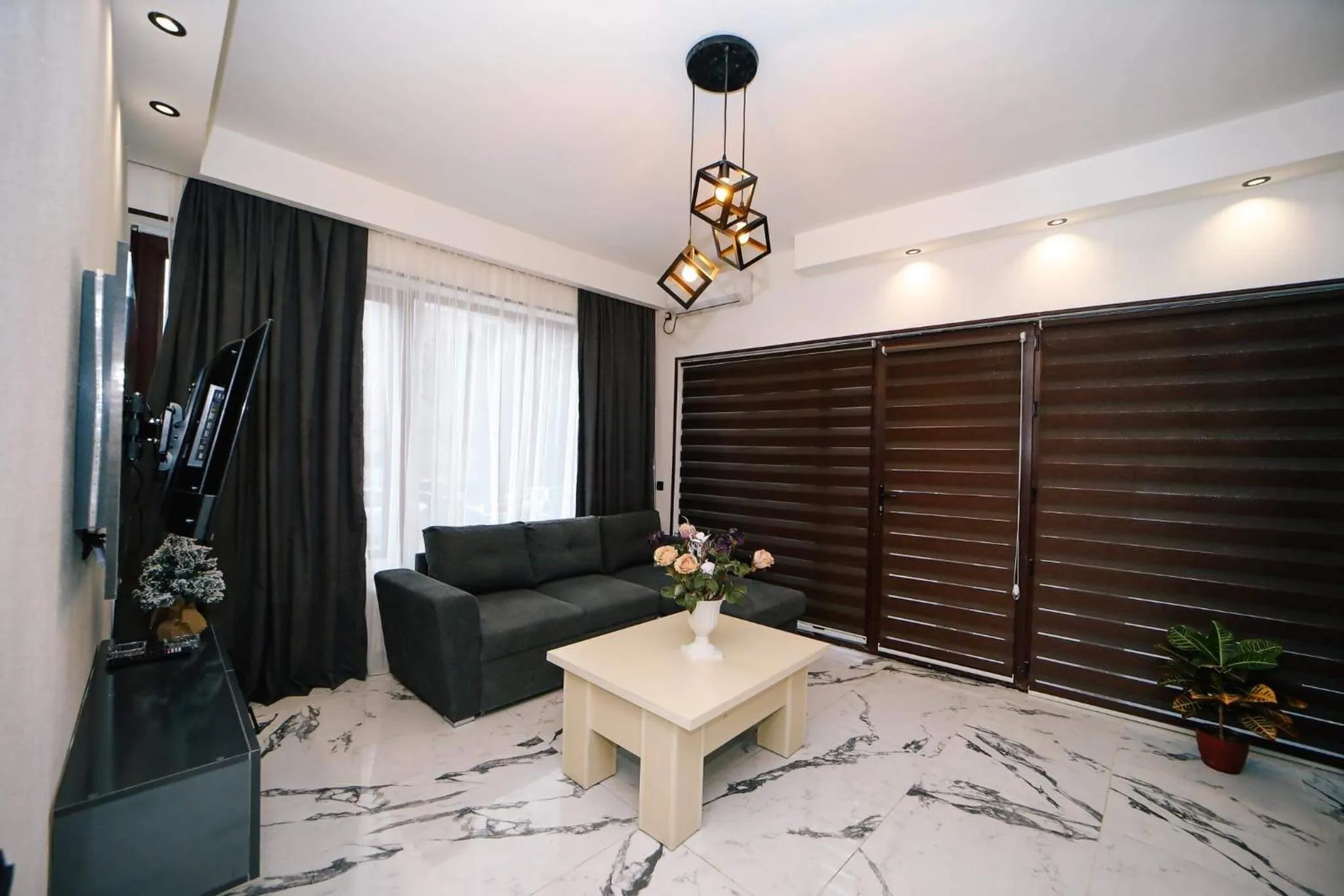 Dining area in Grand GMP