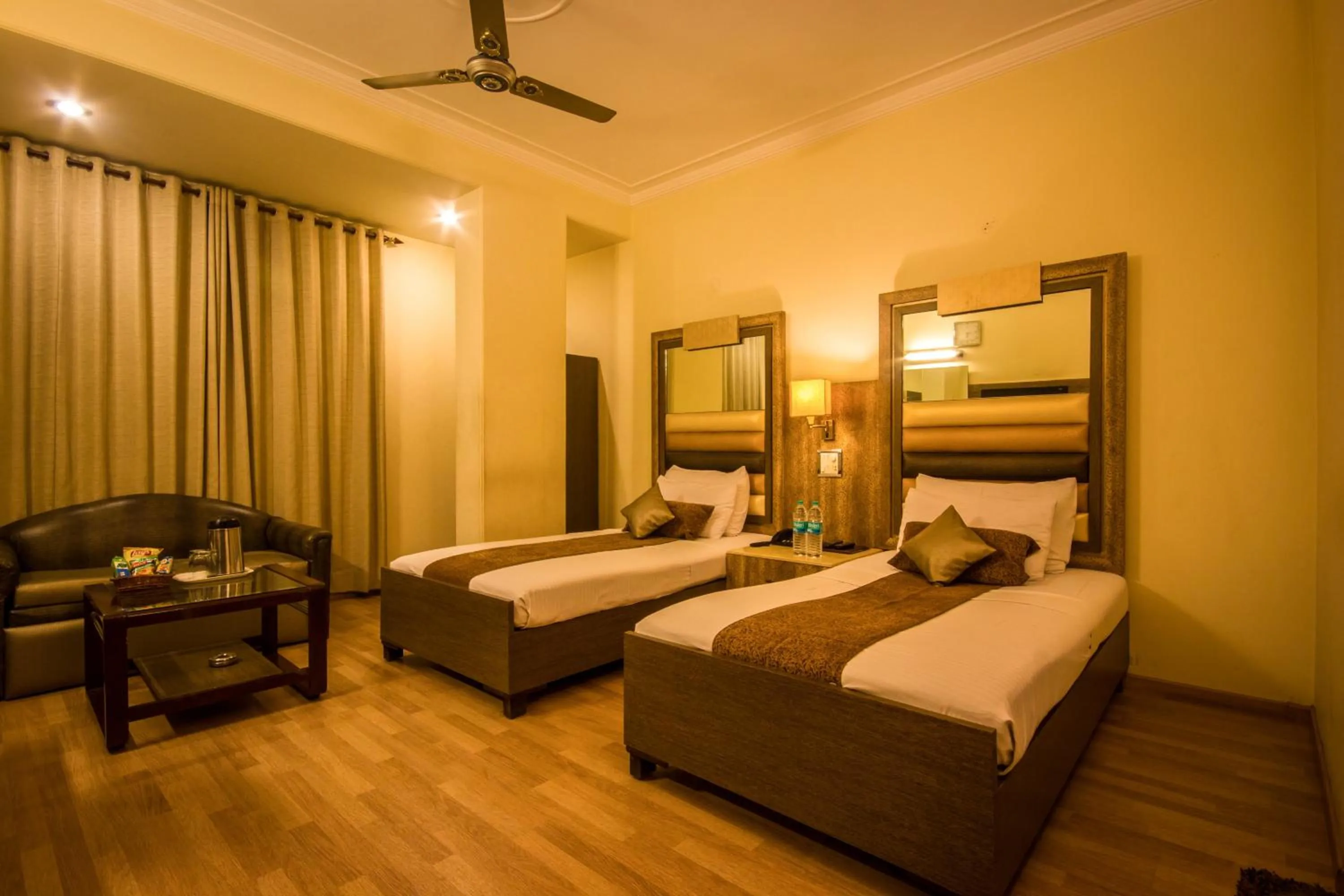 Bed in The Suncourt Hotel Yatri