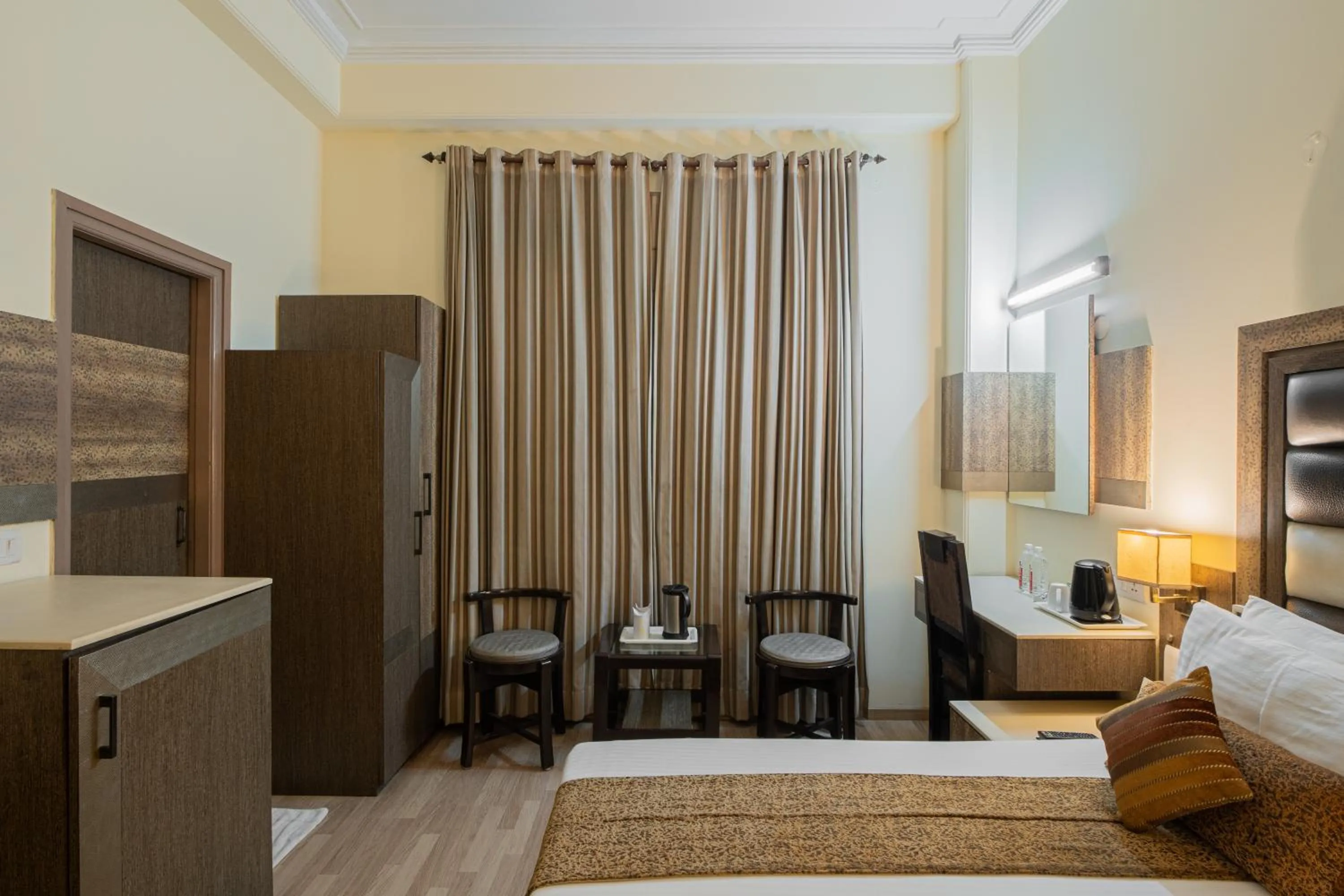 Bed in The Suncourt Hotel Yatri