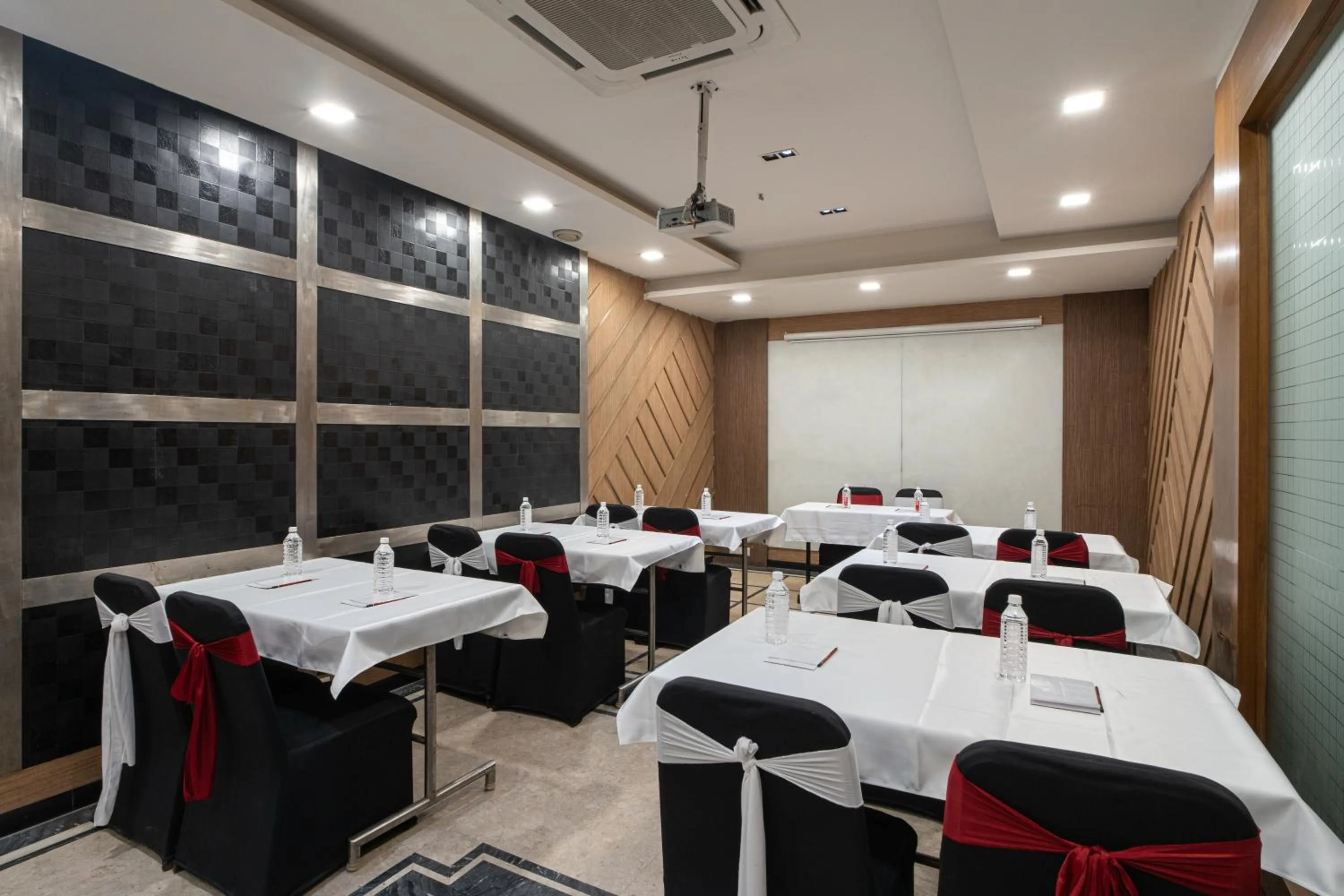 Meeting/conference room in The Suncourt Hotel Yatri
